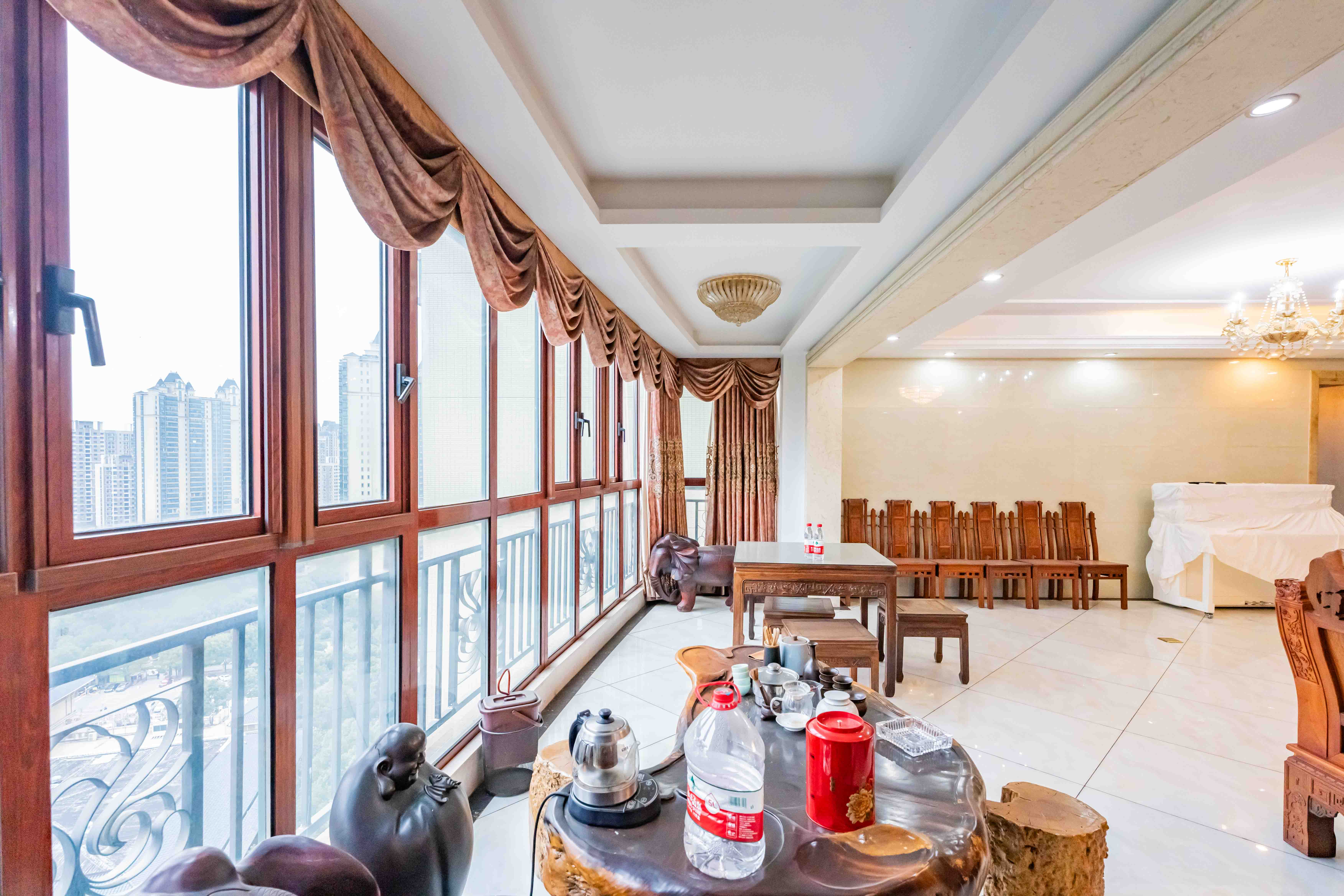 恒大雅苑  4室2厅1卫    223.0万阳台