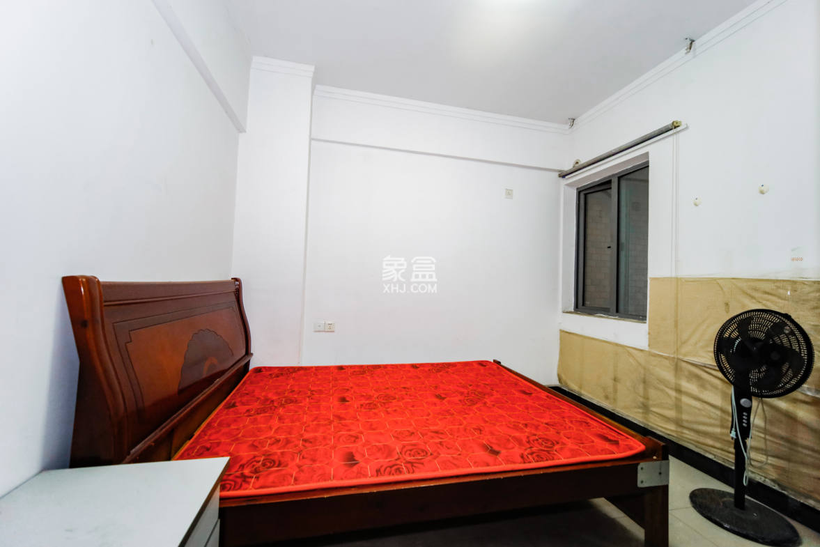 上海城小区  2室1厅1卫   39.00万卧室