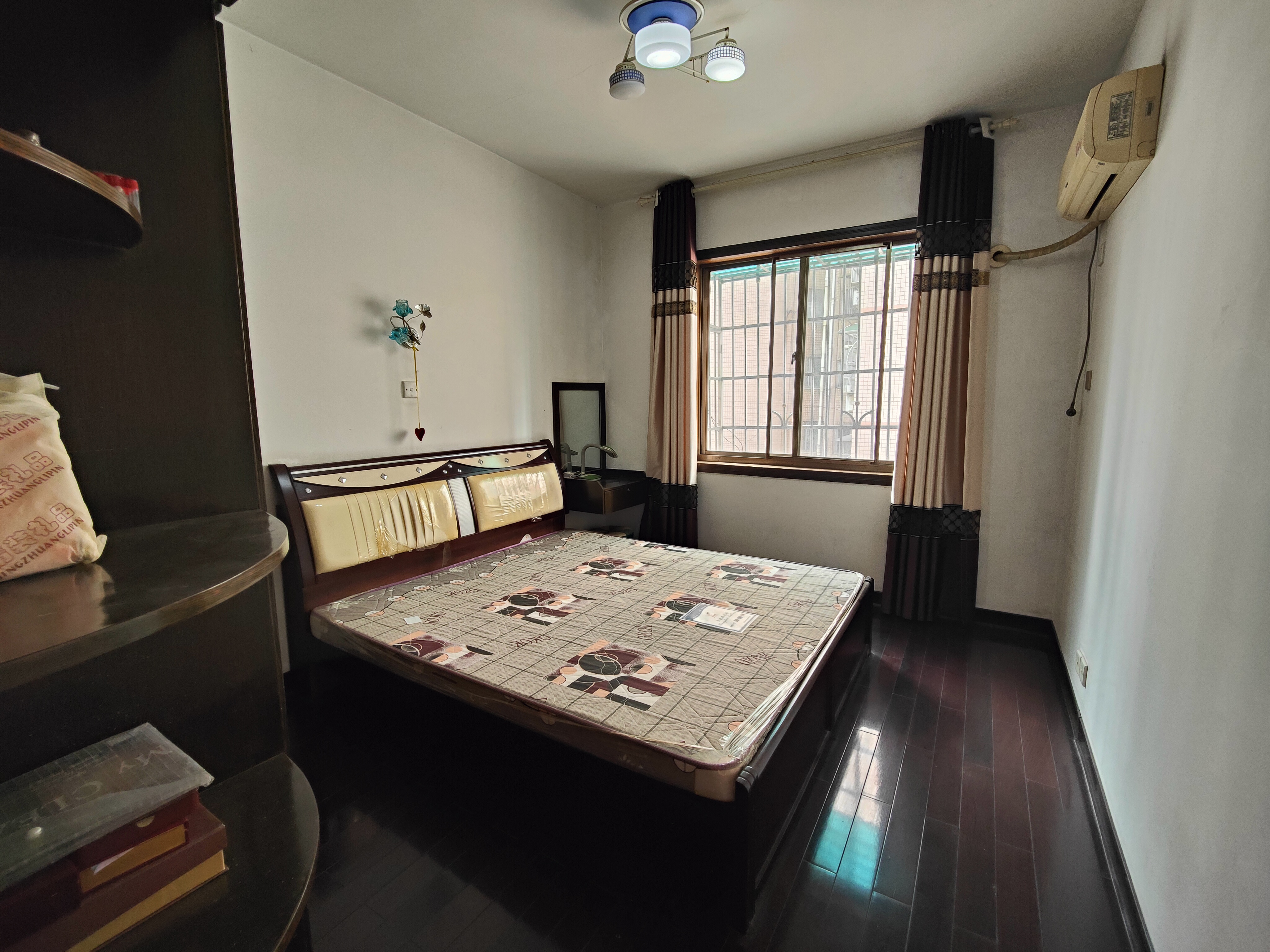 株洲华苑小区  4室2厅2卫   53.00万室内图
