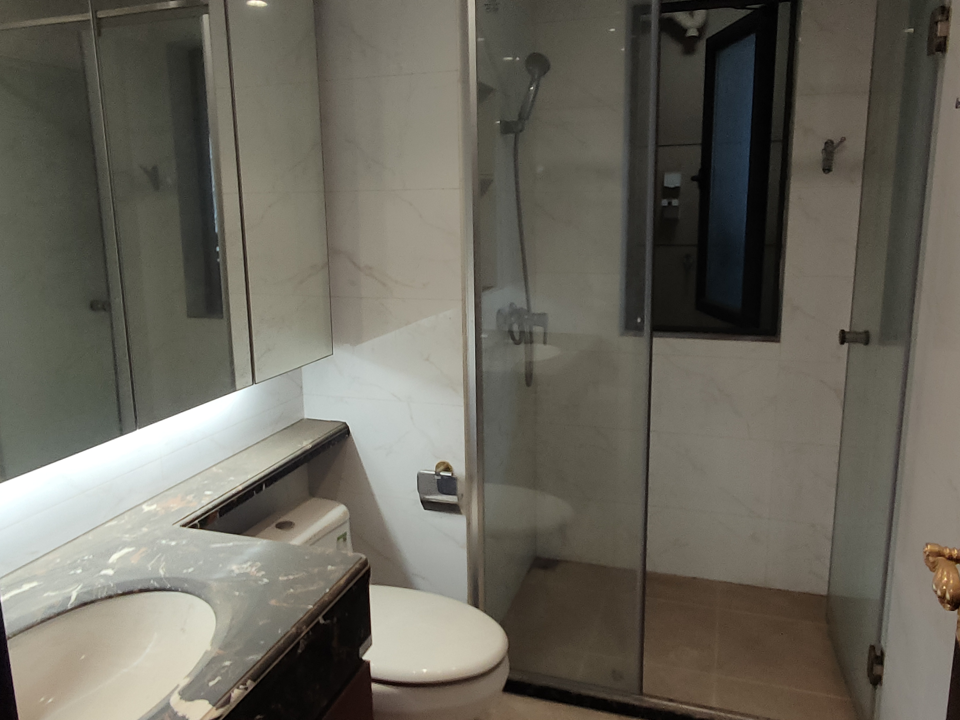 恒大华府  3室2厅2卫    70.8万 恒大华府  3室2厅2卫    70.8万室内图