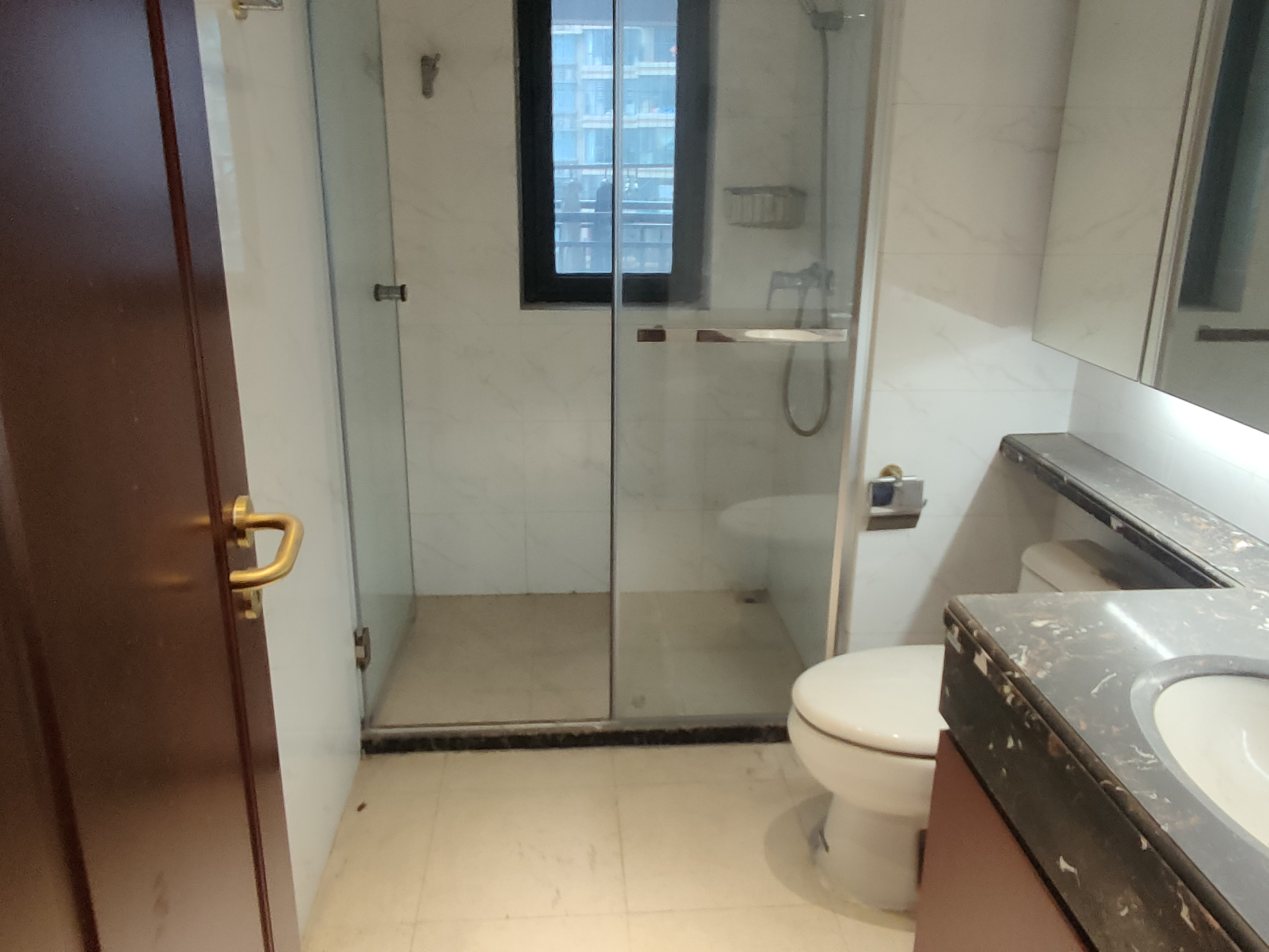 恒大华府  3室2厅2卫    70.8万 恒大华府  3室2厅2卫    70.8万室内图