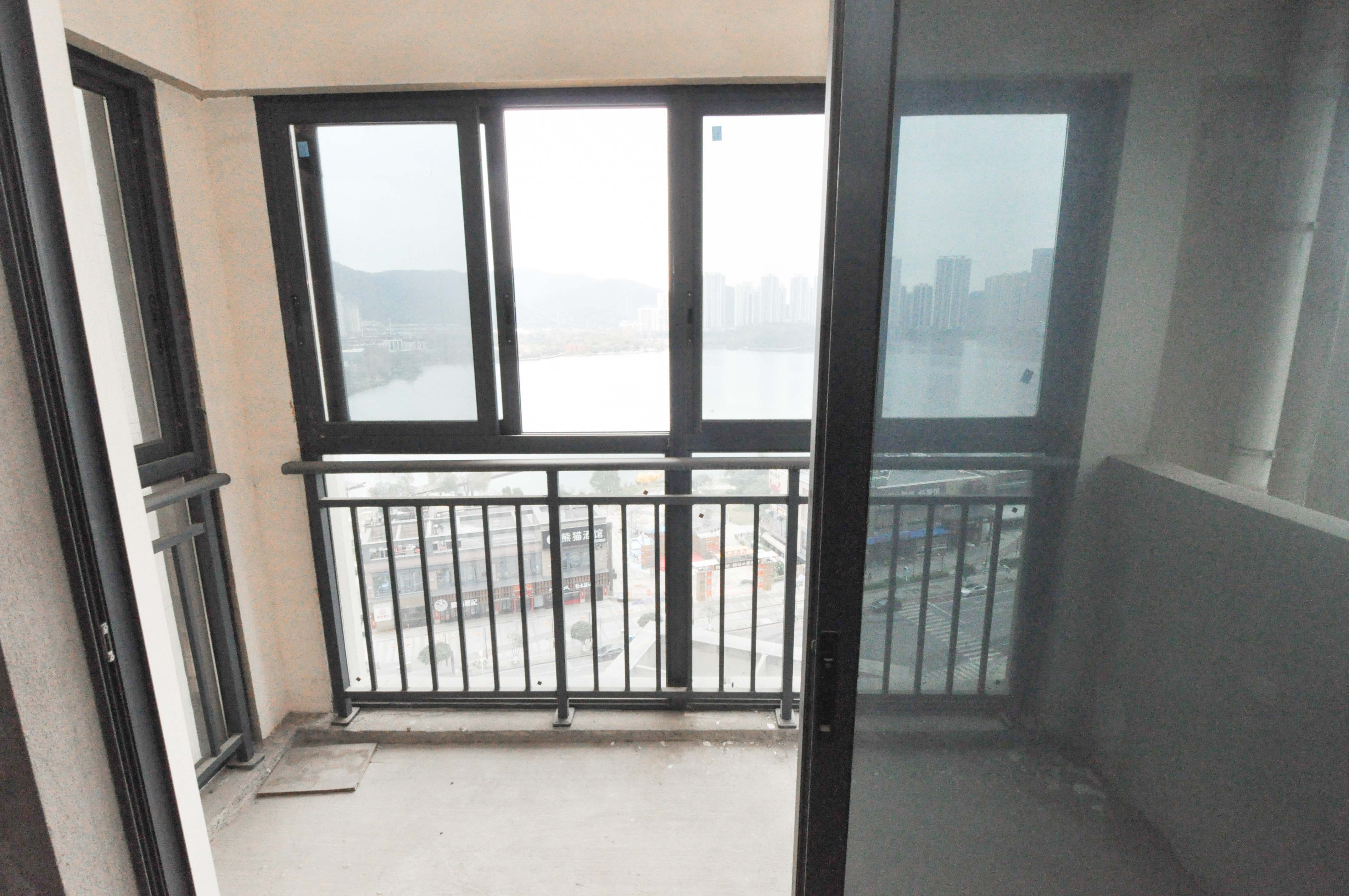 中建梅溪湖中心  4室2厅3卫   298.00万其他