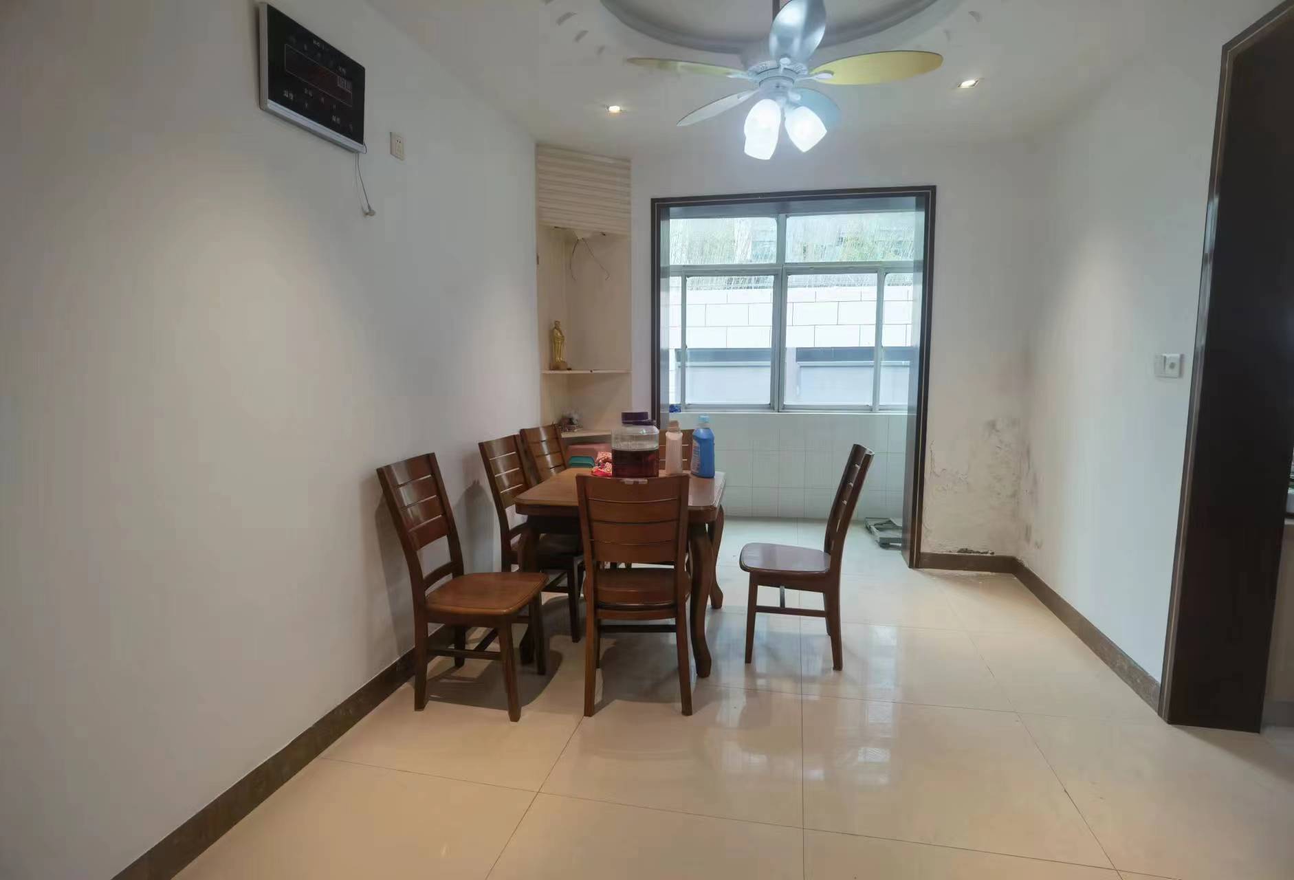 四季花园 3室2厅2卫 75.0万 四季花园 3室2厅2卫 75.0万室内图