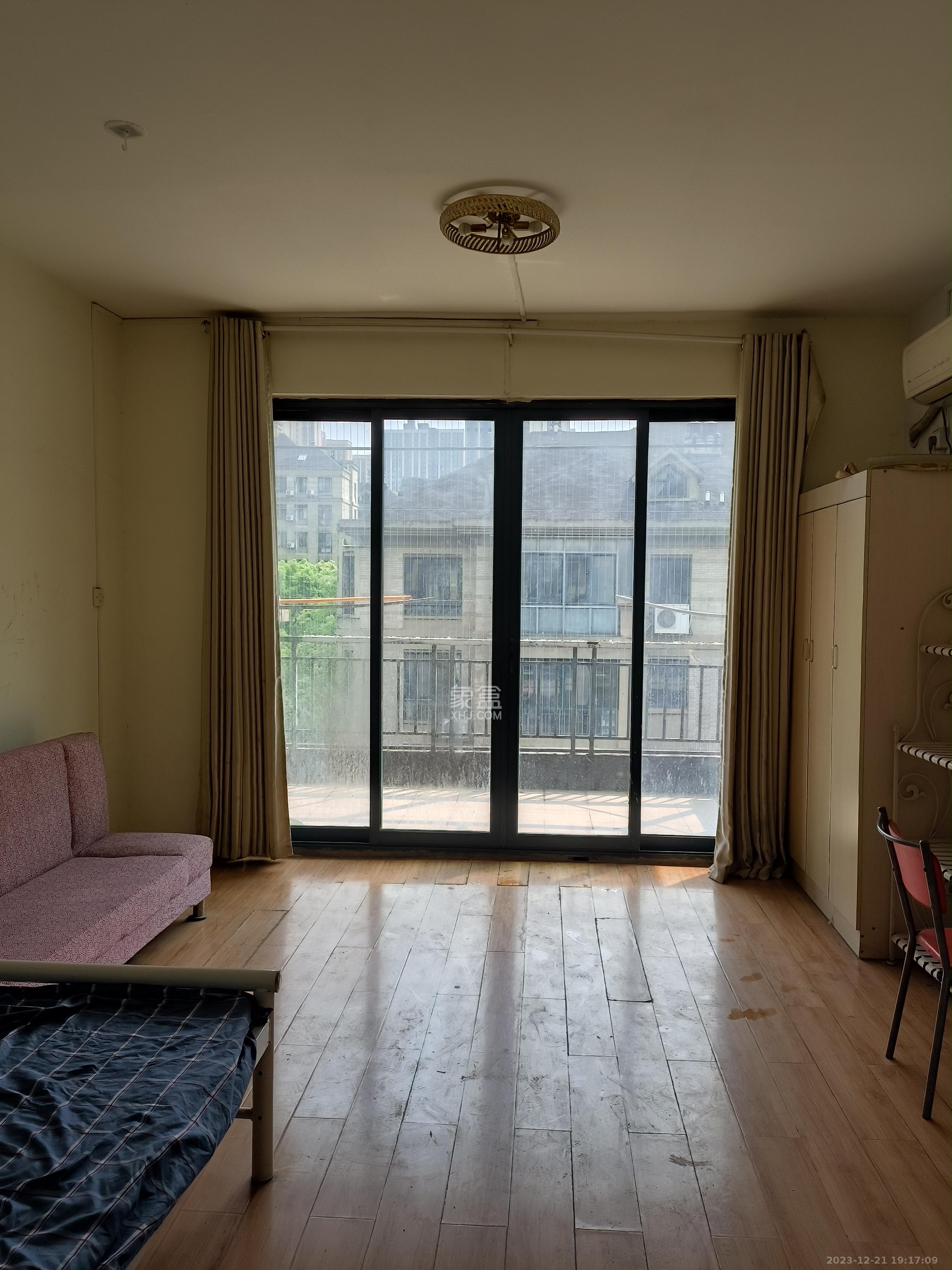 星城世家 1室1厅1卫 900.0元/月 星城世家 1室1厅1卫 900.0元/月室内图