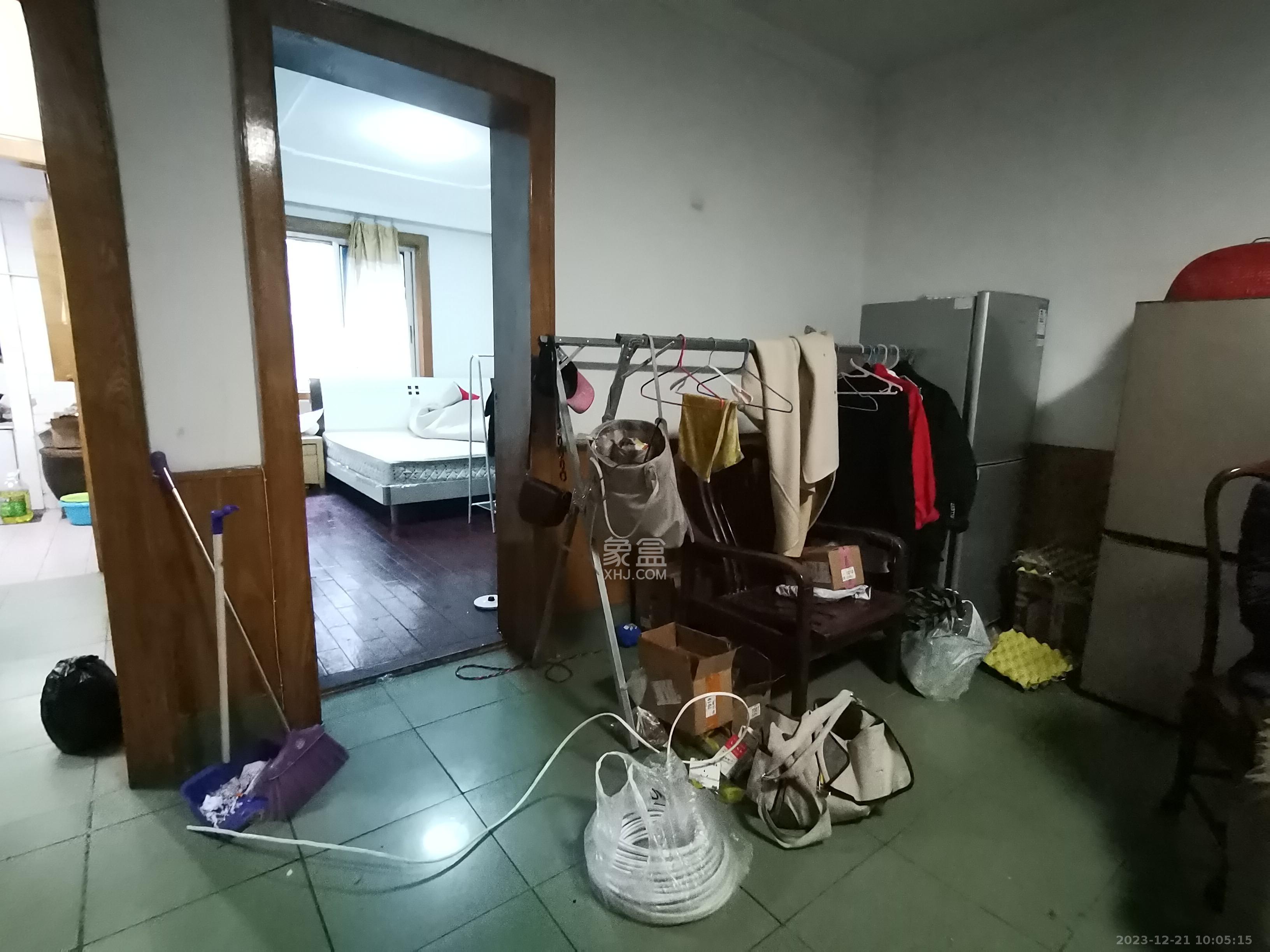 官塘沖社區(qū)建安小區(qū)  2室2廳1衛(wèi)    1400.0元/月室內(nèi)圖