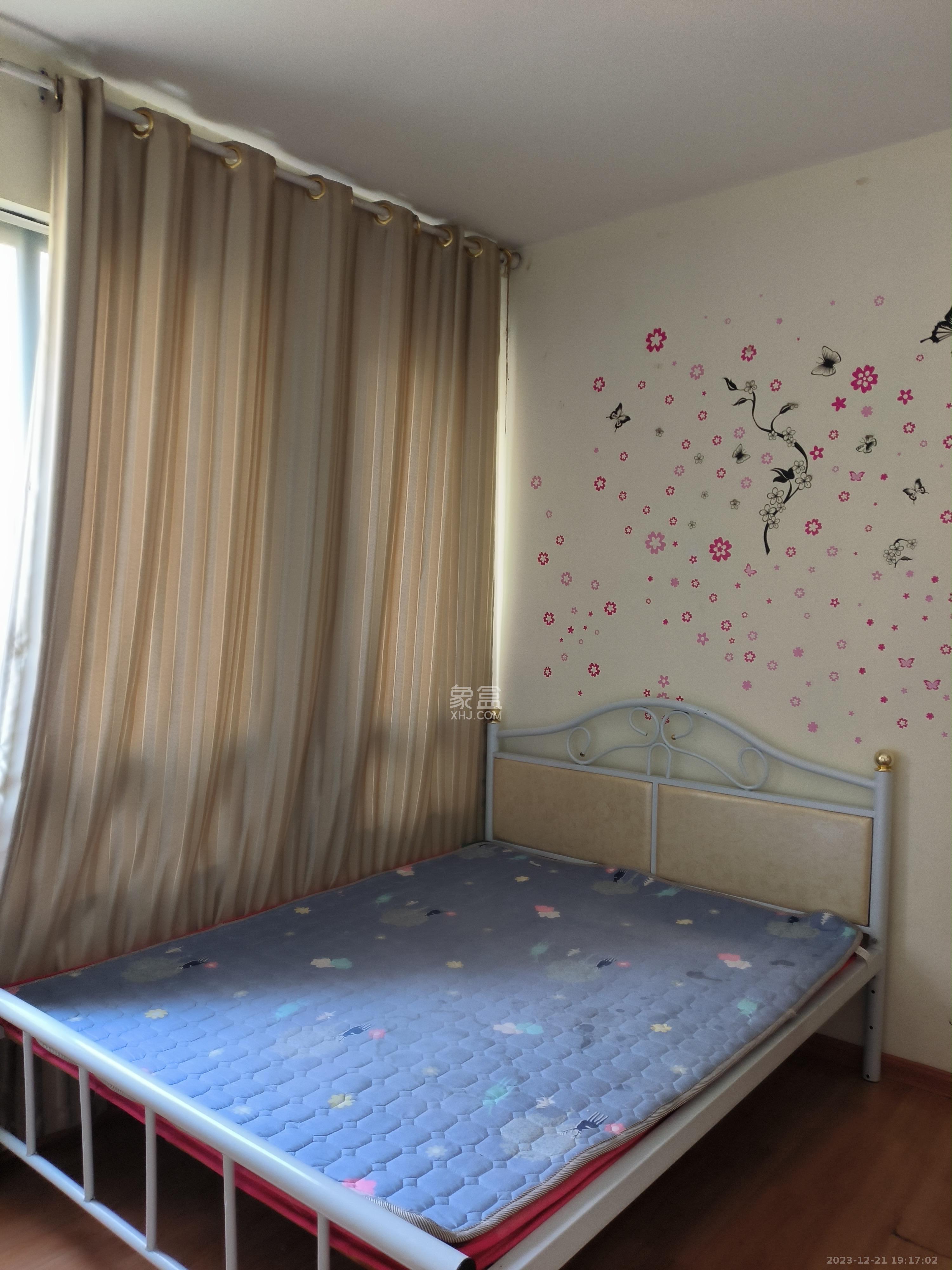 星城世家 1室1厅1卫 900.0元/月 星城世家 1室1厅1卫 900.0元/月室内图