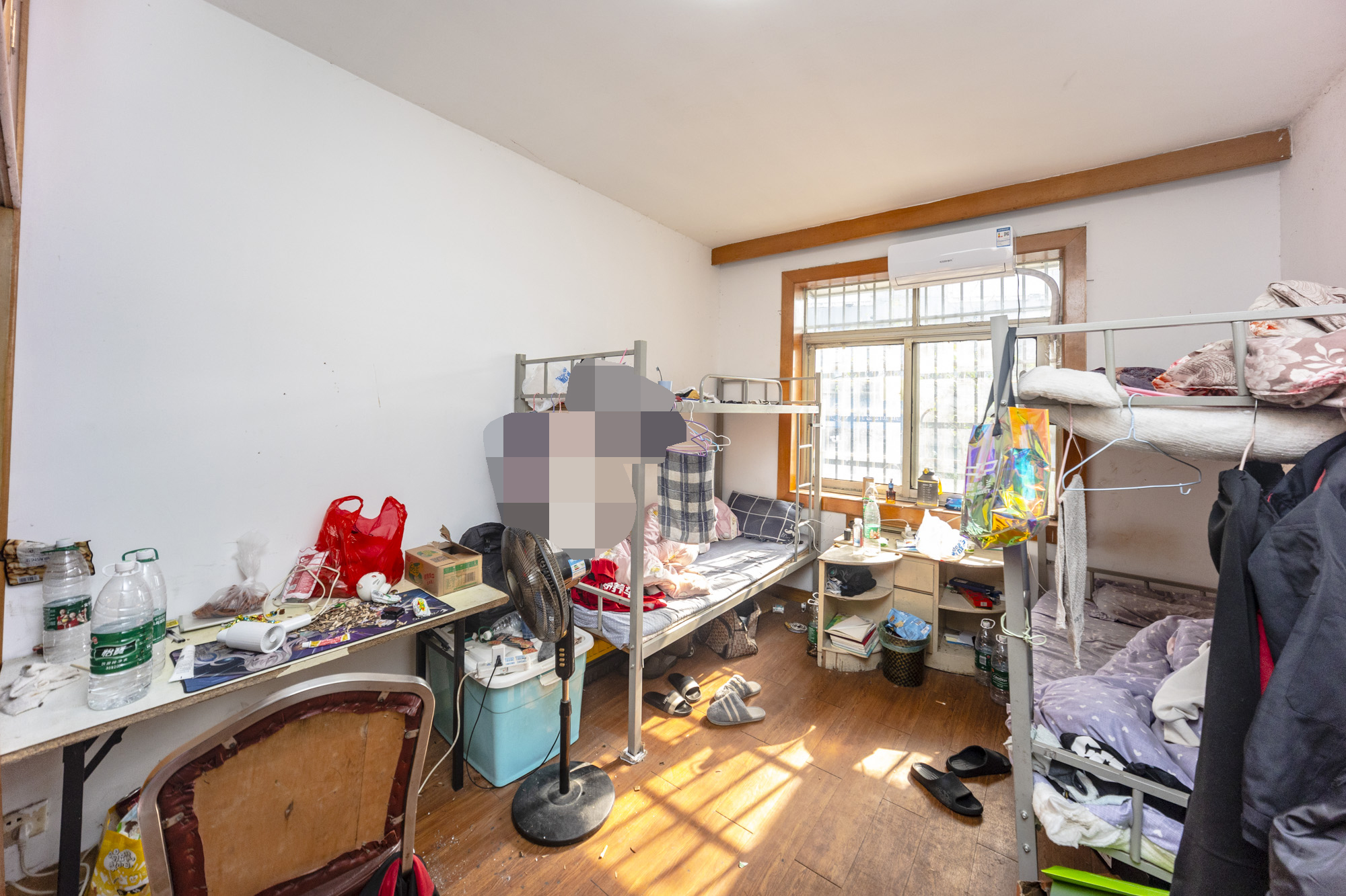 海利宿舍  3室2厅1卫    68.8万卧室