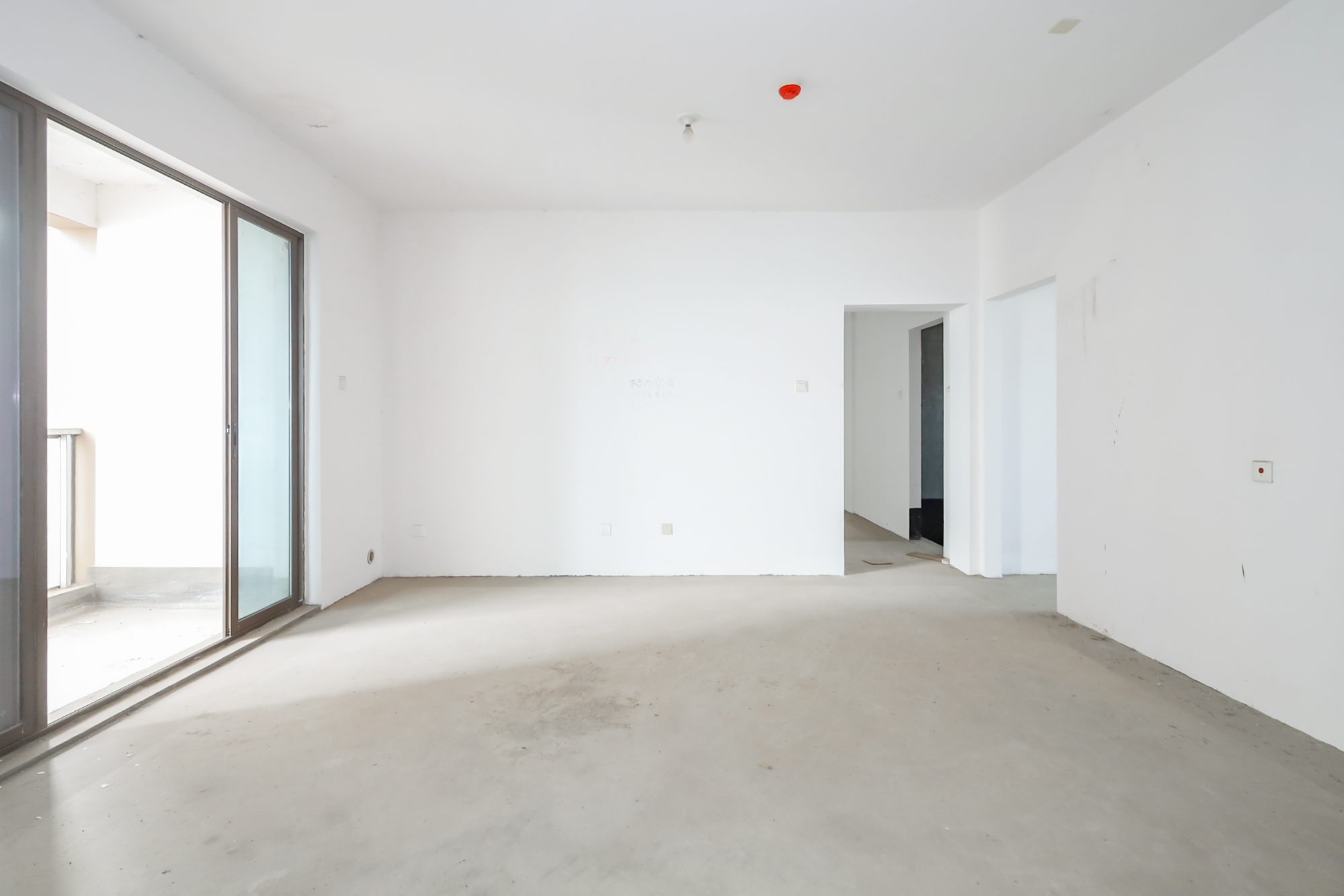 世茂外滩里（世茂铂翠湾三期）  4室2厅2卫    275.0万客厅