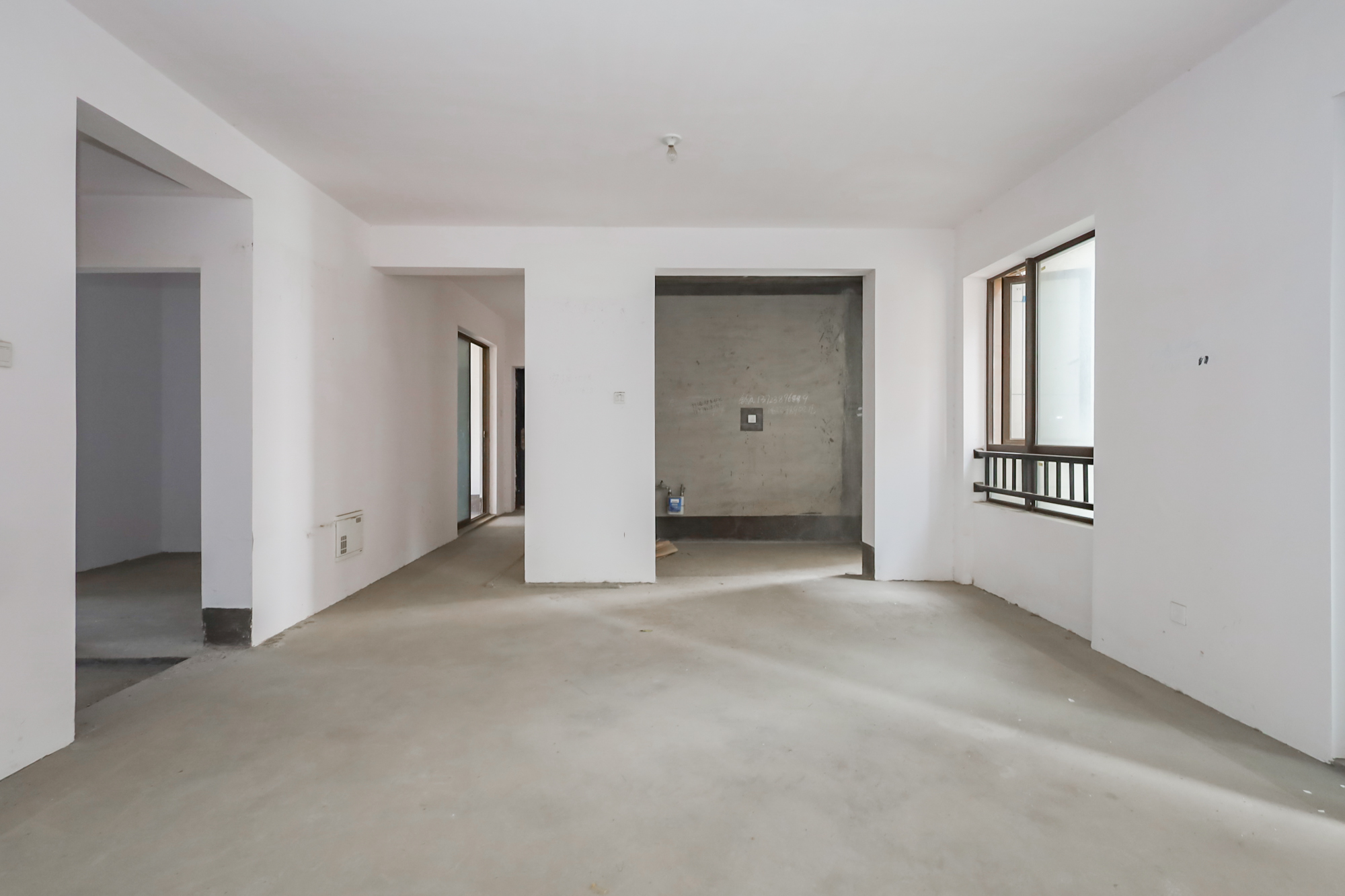 世茂外滩里（世茂铂翠湾三期）  4室2厅2卫    275.0万其他