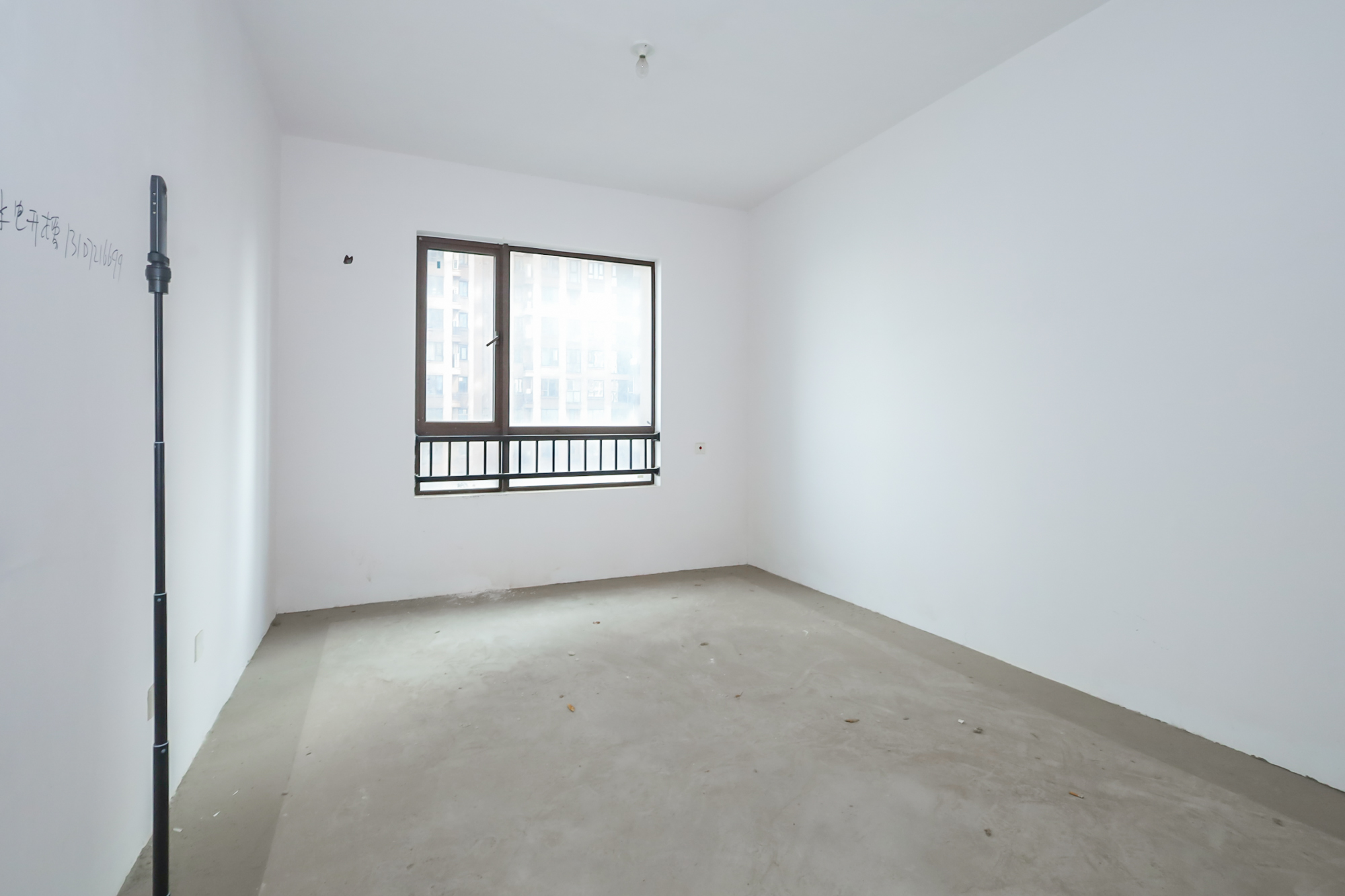 世茂外滩里（世茂铂翠湾三期）  4室2厅2卫    275.0万卧室