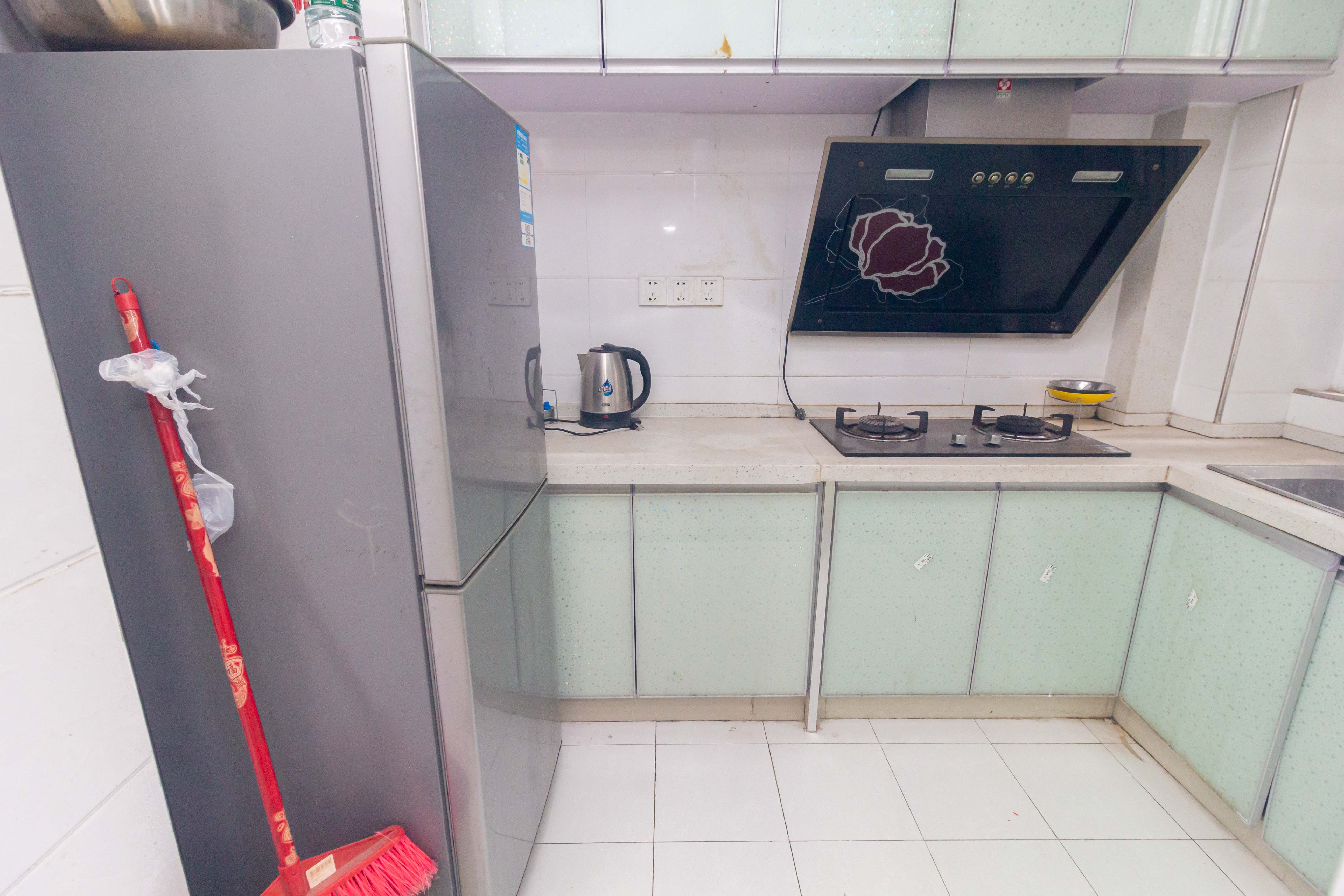 三景国际  4室2厅1卫    81.0万 三景国际  4室2厅1卫    81.0万厨房