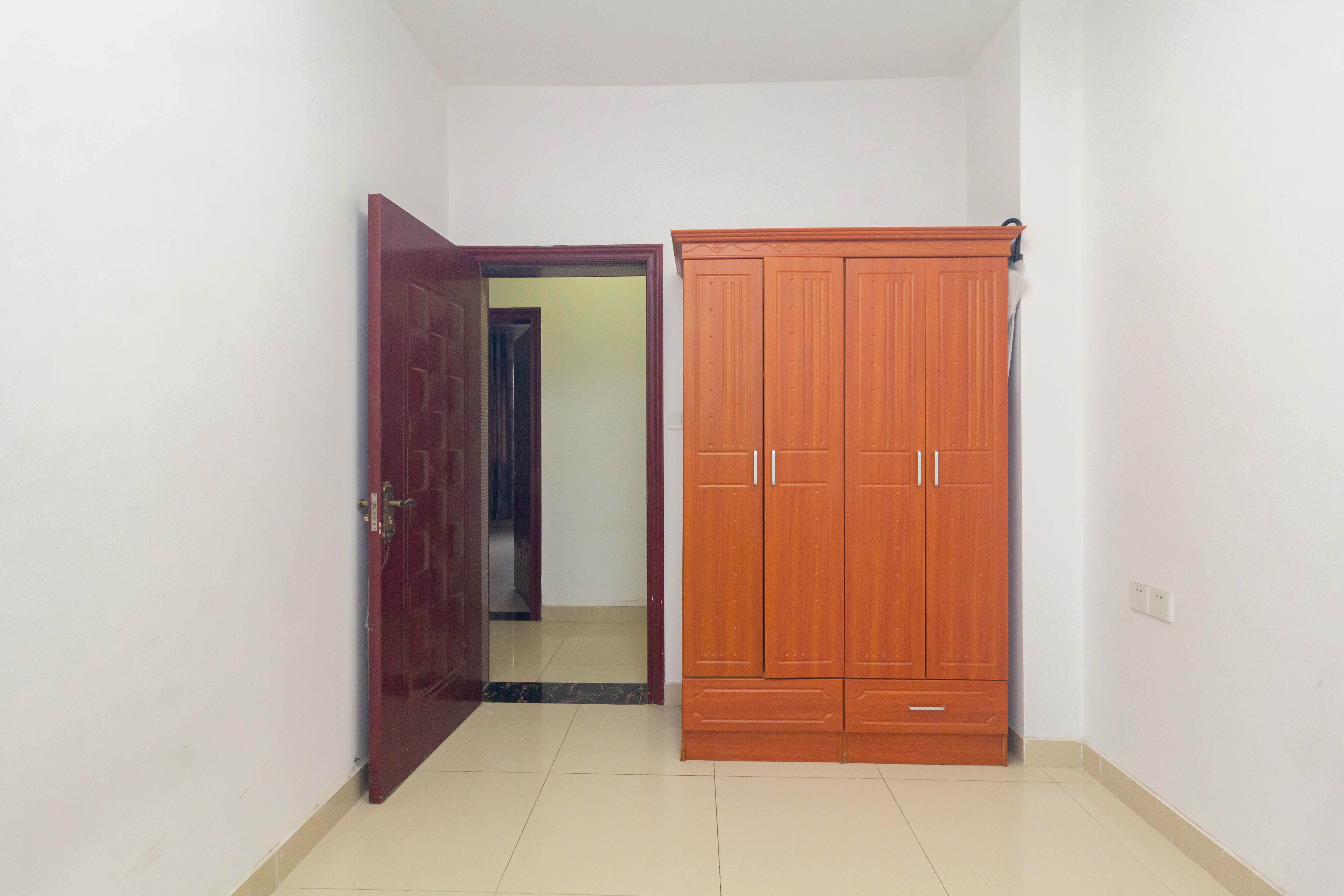 三景国际  4室2厅1卫    81.0万 三景国际  4室2厅1卫    81.0万卧室