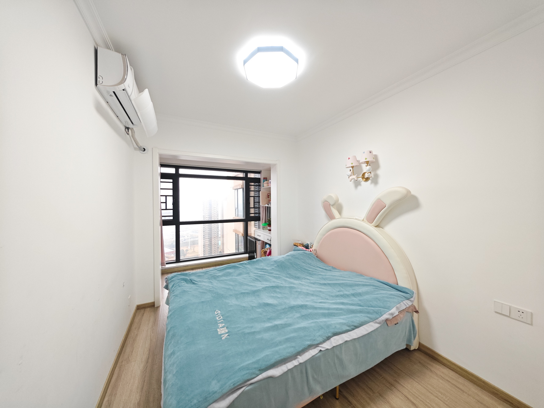 中建嘉和城  4室2厅2卫   139.50万卧室