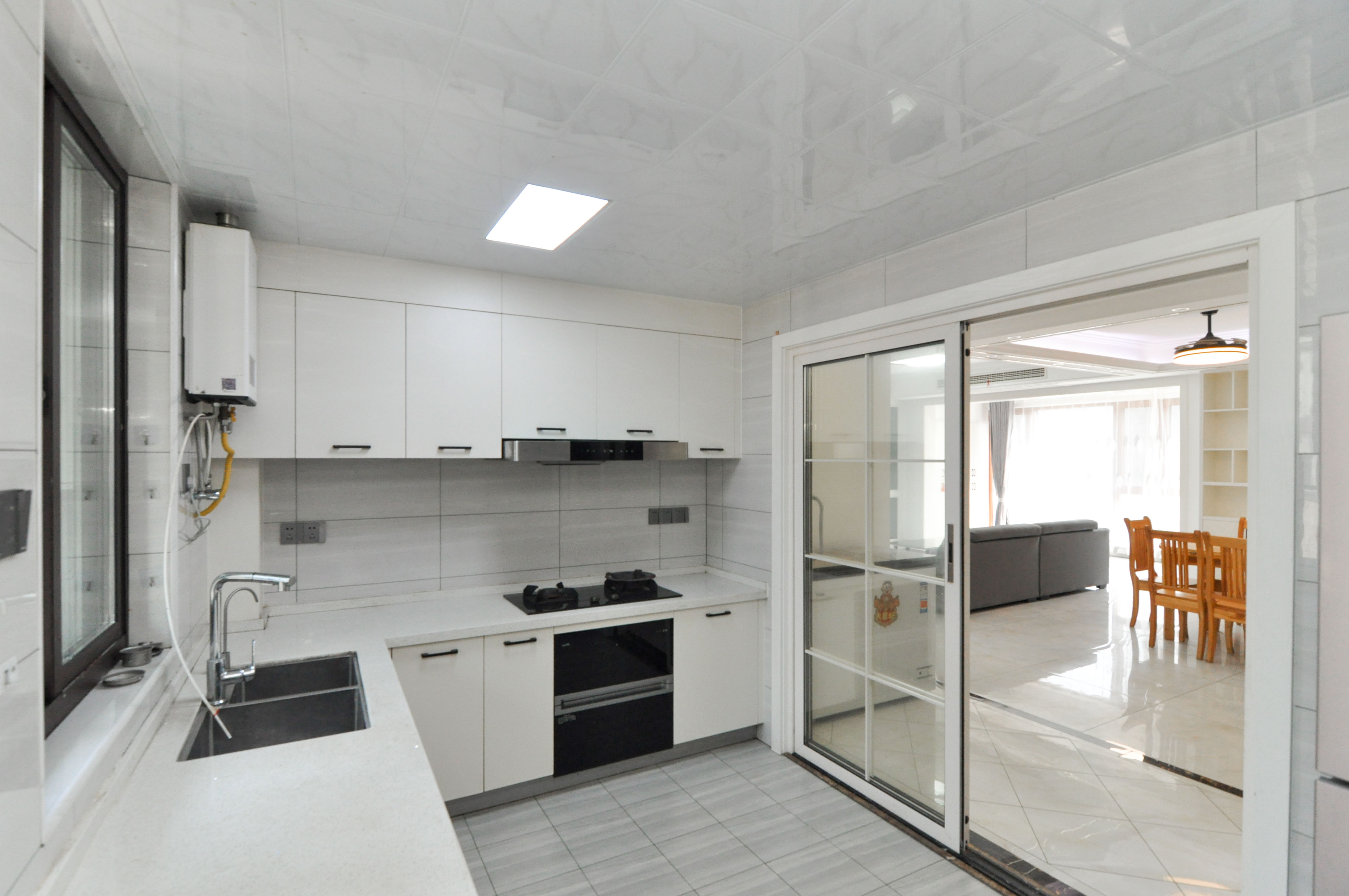 梅溪正荣府 4室2厅2卫 260.0万 梅溪正荣府 4室2厅2卫 260.0万厨房