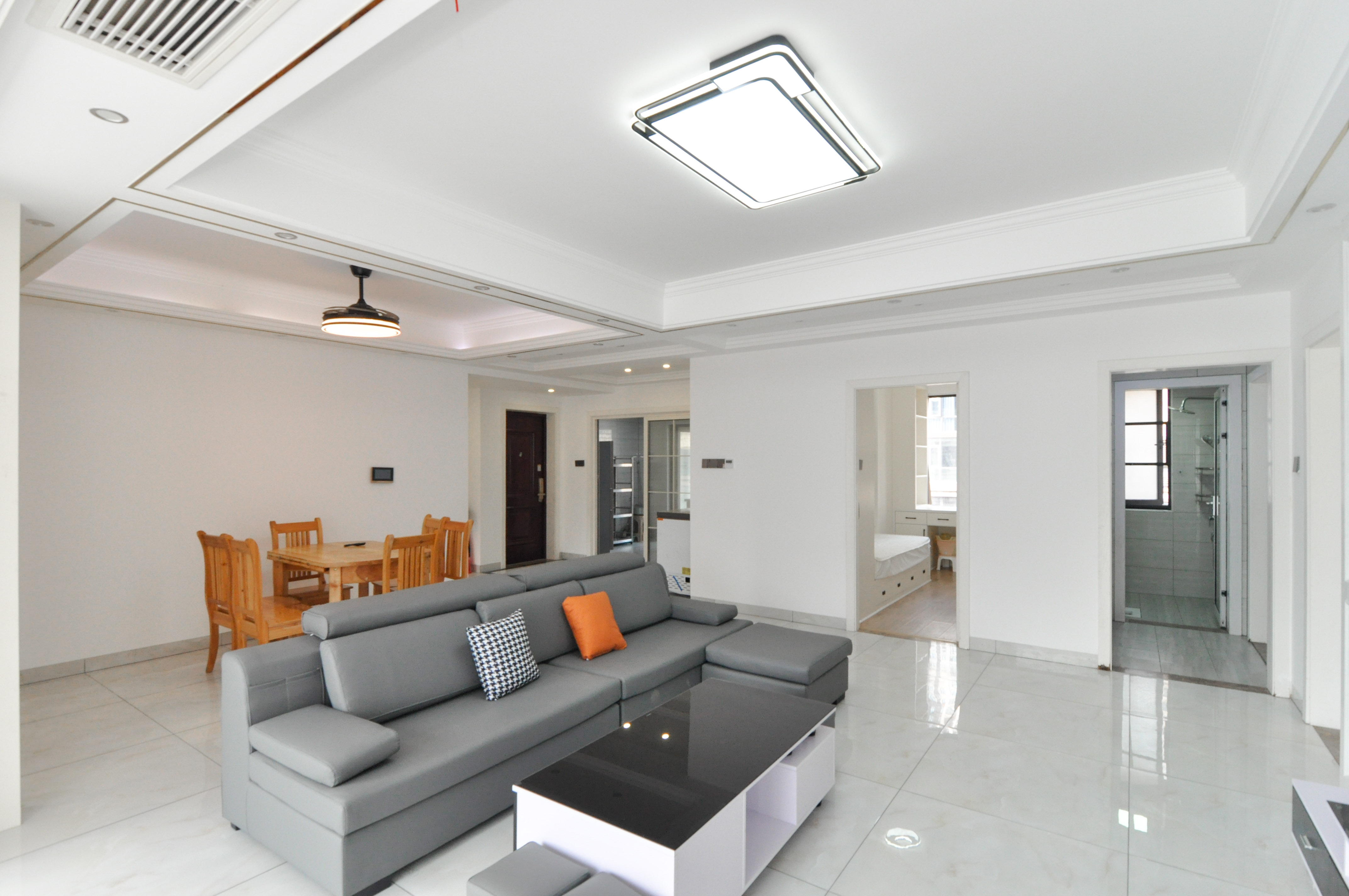 梅溪正荣府 4室2厅2卫 260.0万 梅溪正荣府 4室2厅2卫 260.0万客厅