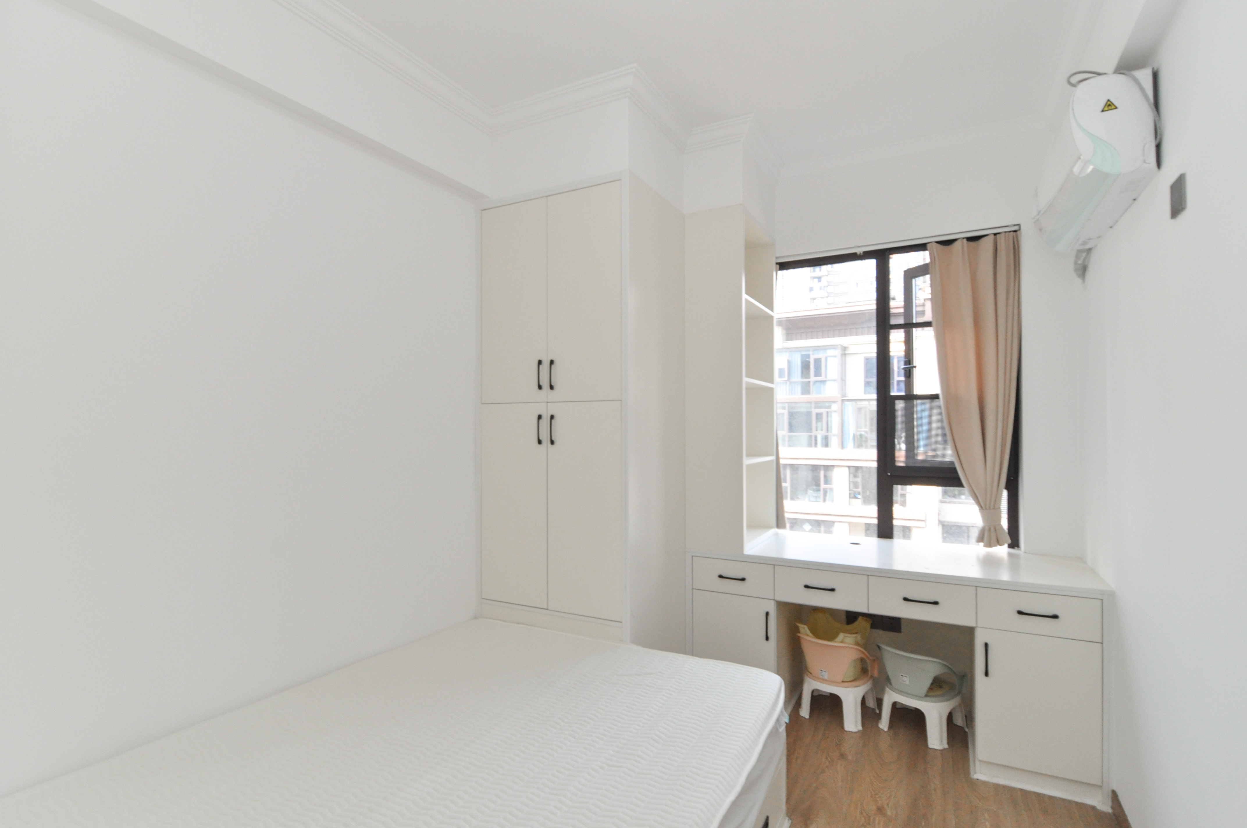 梅溪正荣府 4室2厅2卫 260.0万 梅溪正荣府 4室2厅2卫 260.0万卧室