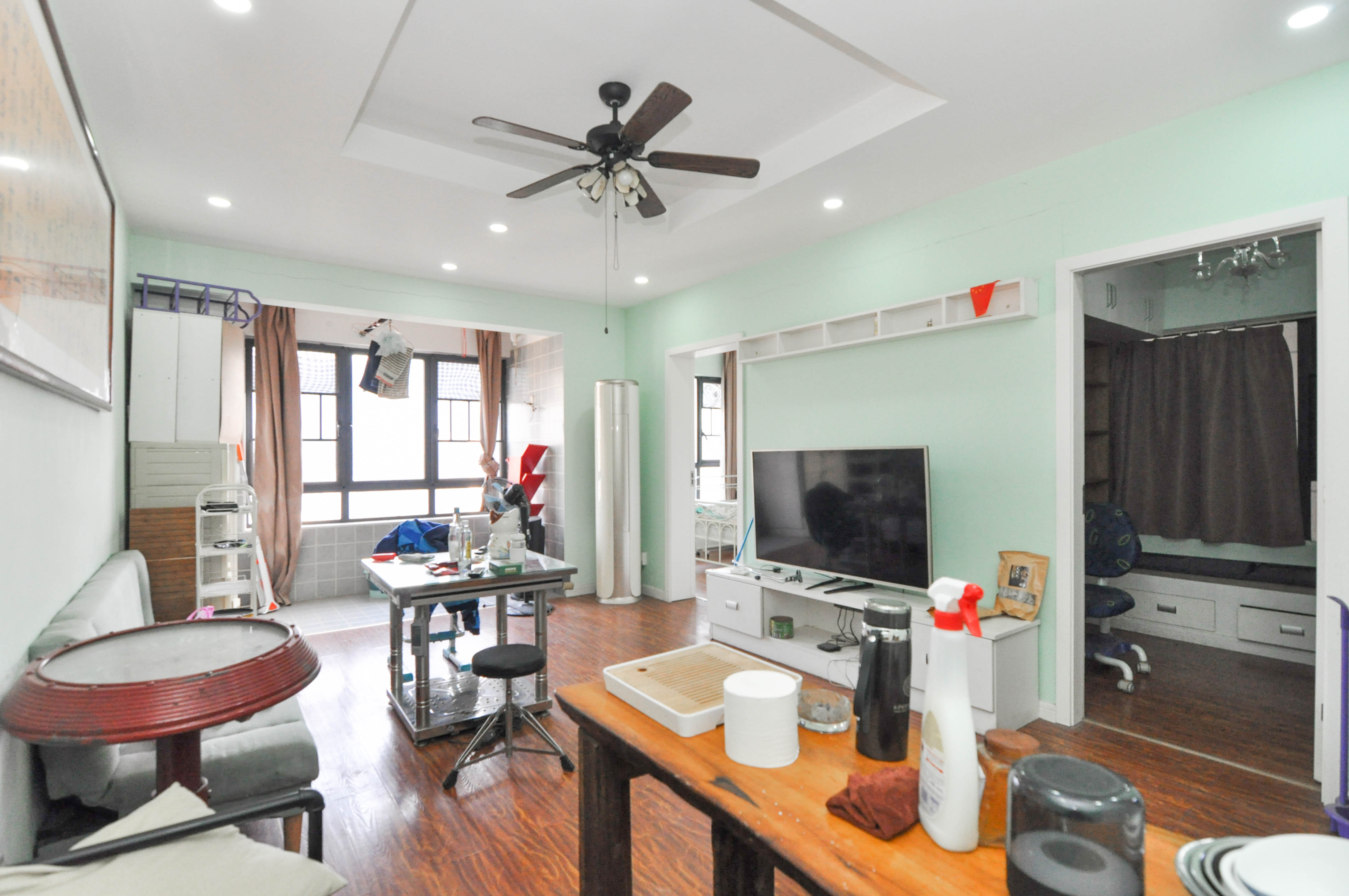 中海梅溪湖壹号  3室2厅1卫    125.0万 中海梅溪湖壹号  3室2厅1卫    125.0万客厅