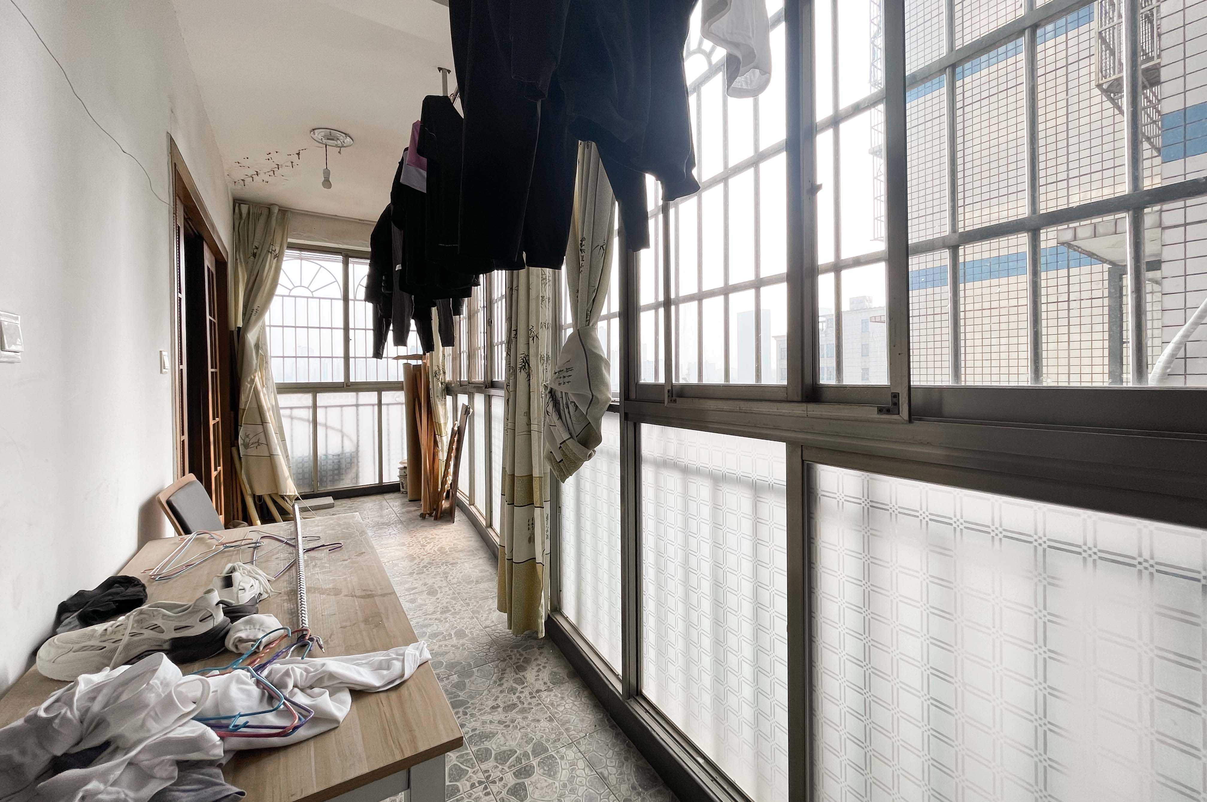 望麓锦园  3室2厅2卫   86.00万卧室