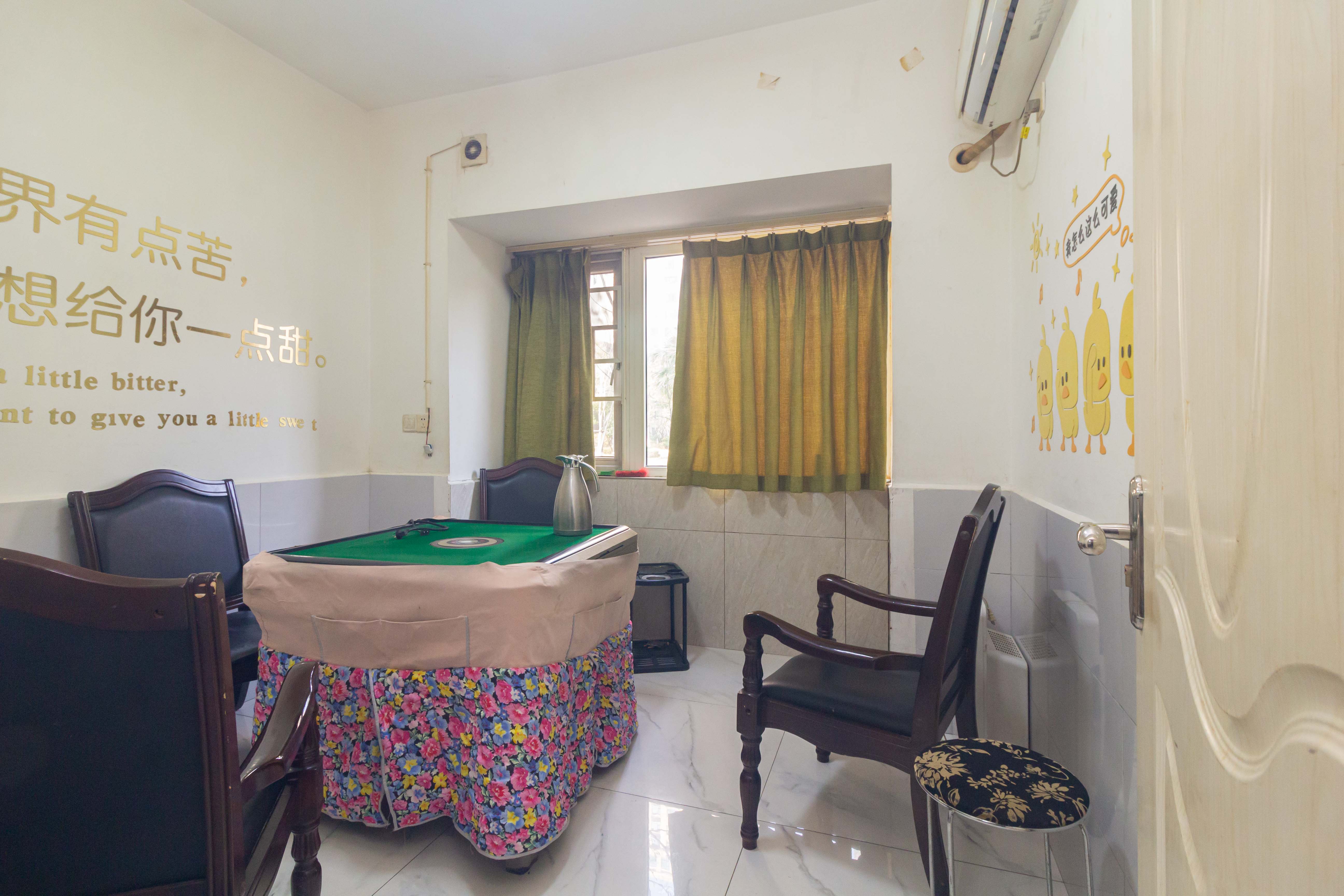 金科天悦(金科美邻汇) 4室2厅2卫 92.0万 金科天悦(金科美邻汇) 4室2厅2卫 92.0万卧室