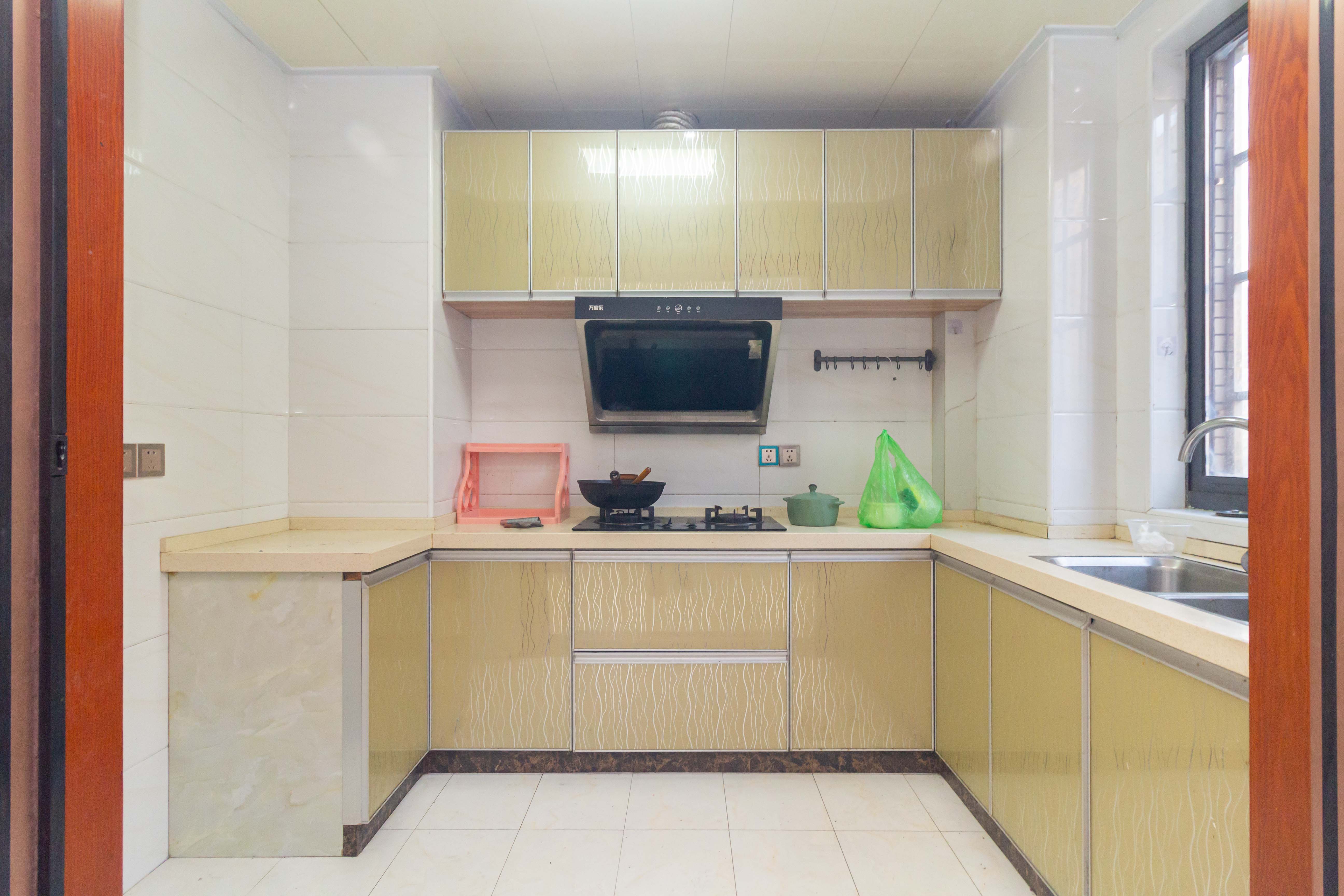 佳美紫郡  3室2厅2卫    73.8万厨房