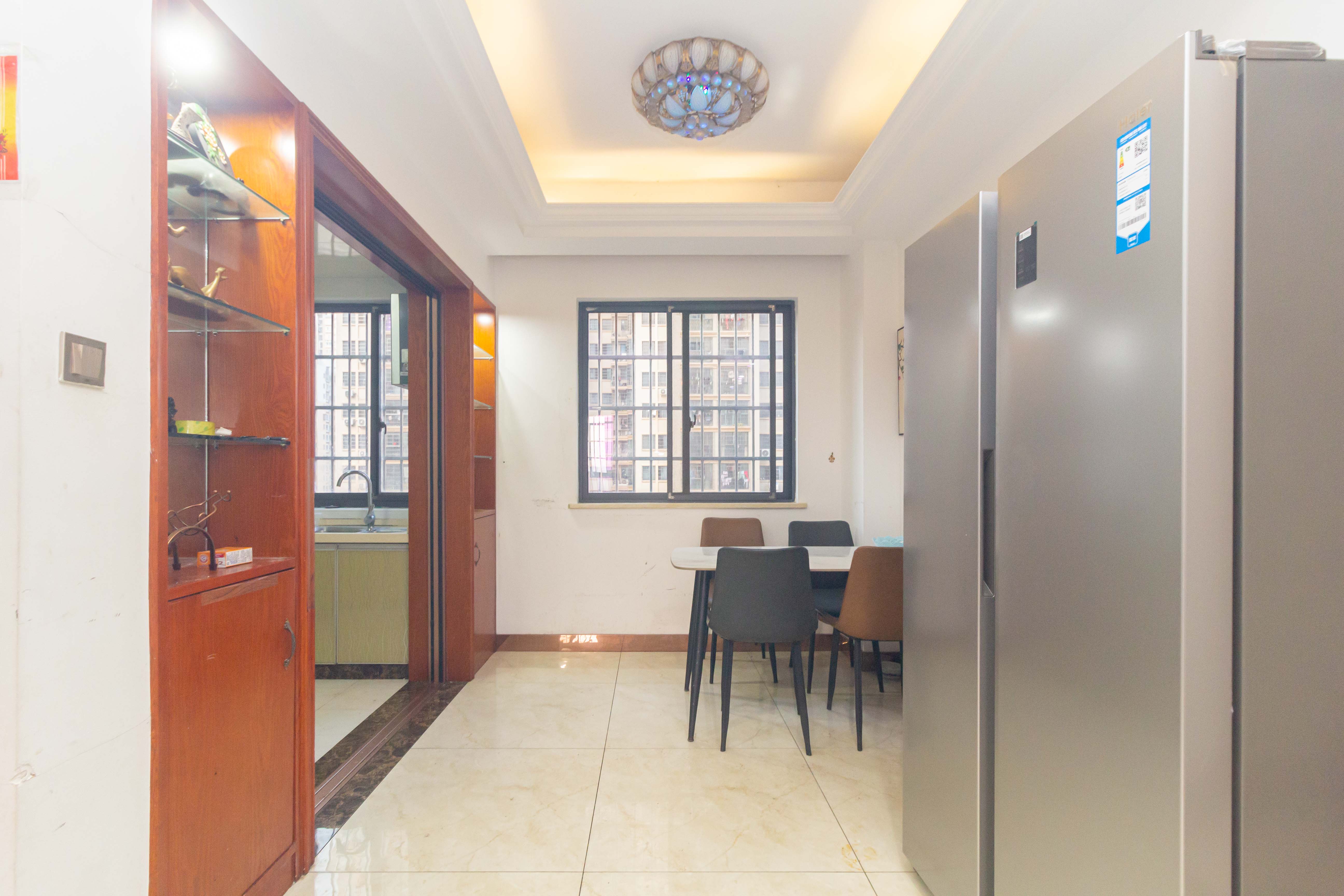 佳美紫郡  3室2厅2卫    73.8万客厅