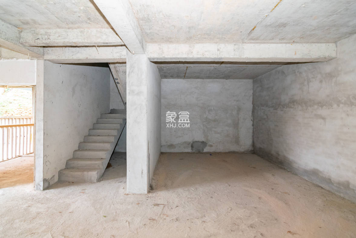 悦禧国际山庄 5室3厅4卫 208.0万 悦禧国际山庄 5室3厅4卫 208.0万其他