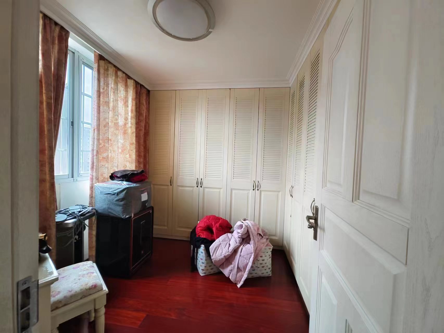 天鹅花园 6室3厅4卫 118.0万 天鹅花园 6室3厅4卫 118.0万室内图