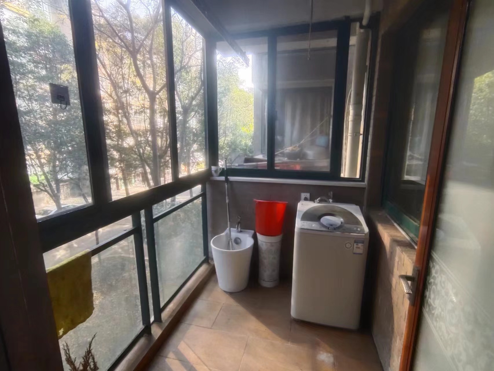 雅士林湘苑一期  2室2厅1卫   1600.00元/月室内图