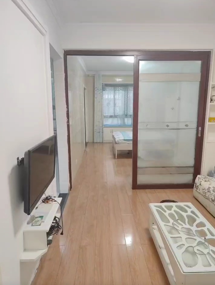 一品恒城  1室1厅1卫   1100.00元/月室内图1