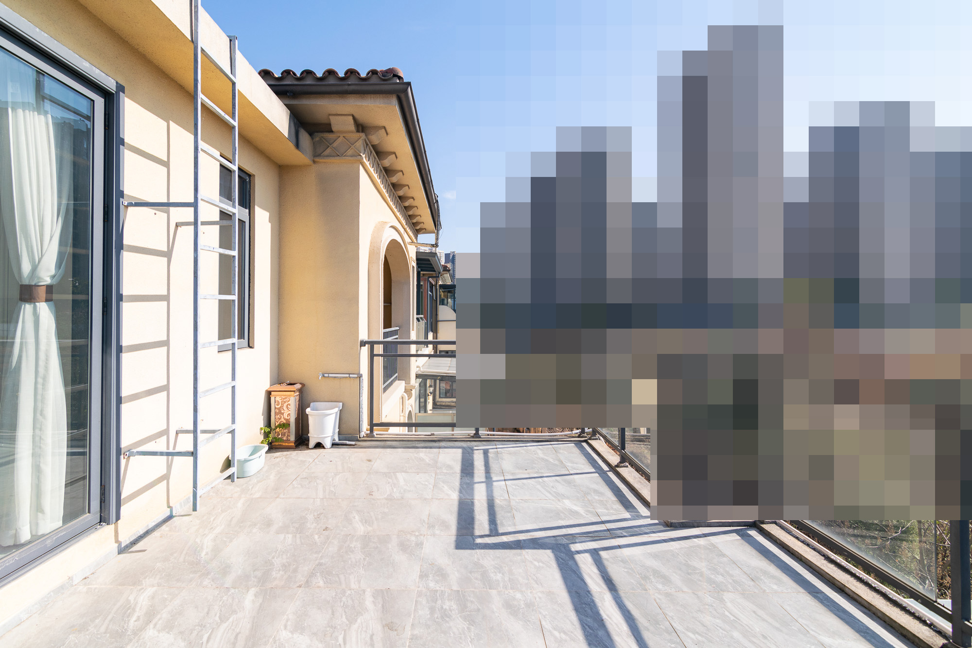 中粮北纬28°别墅 6室2厅4卫 830.0万 中粮北纬28°别墅 6室2厅4卫 830.0万阳台