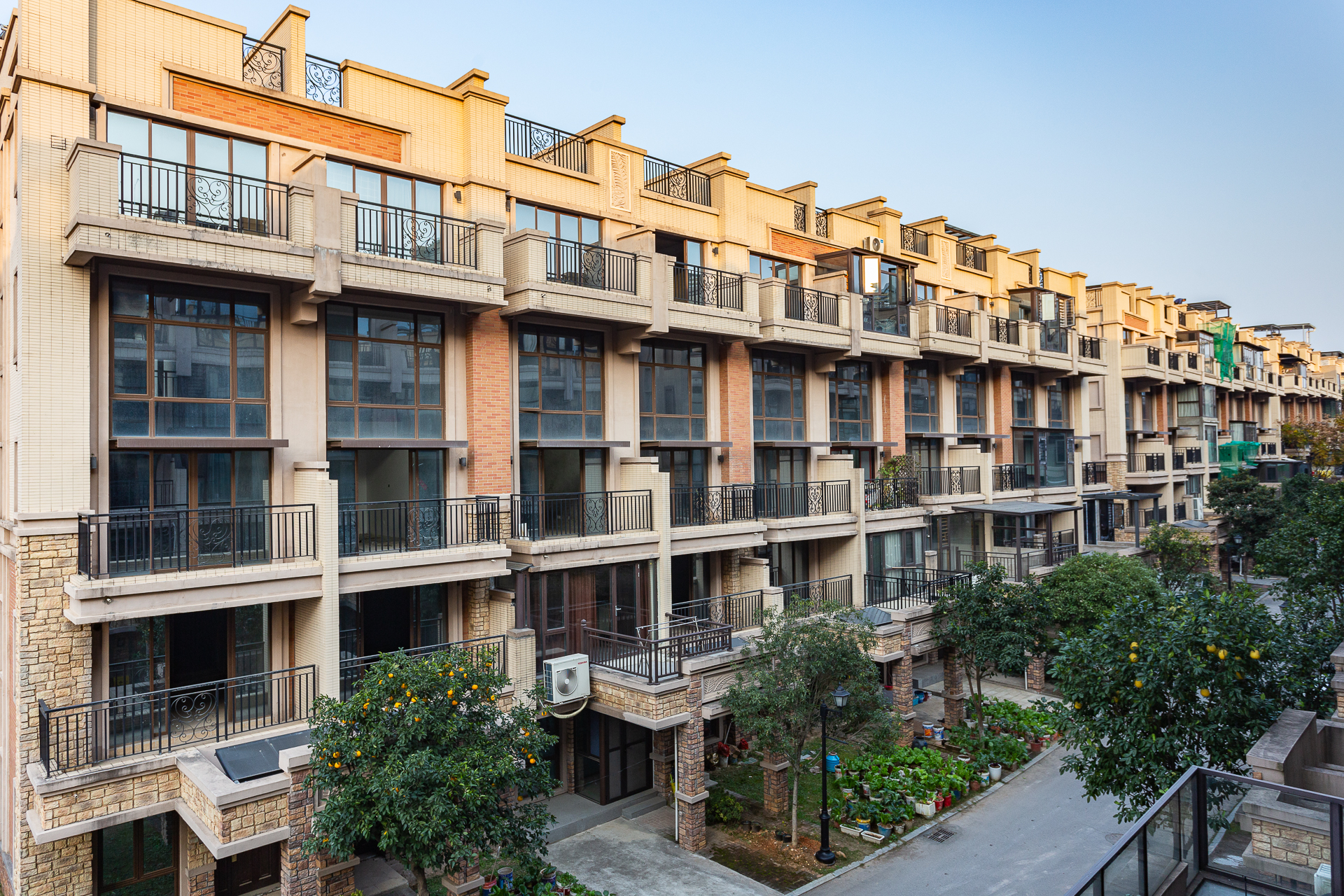 盈峰翠邸 4室2厅3卫 105.0万 盈峰翠邸 4室2厅3卫 105.0万其他