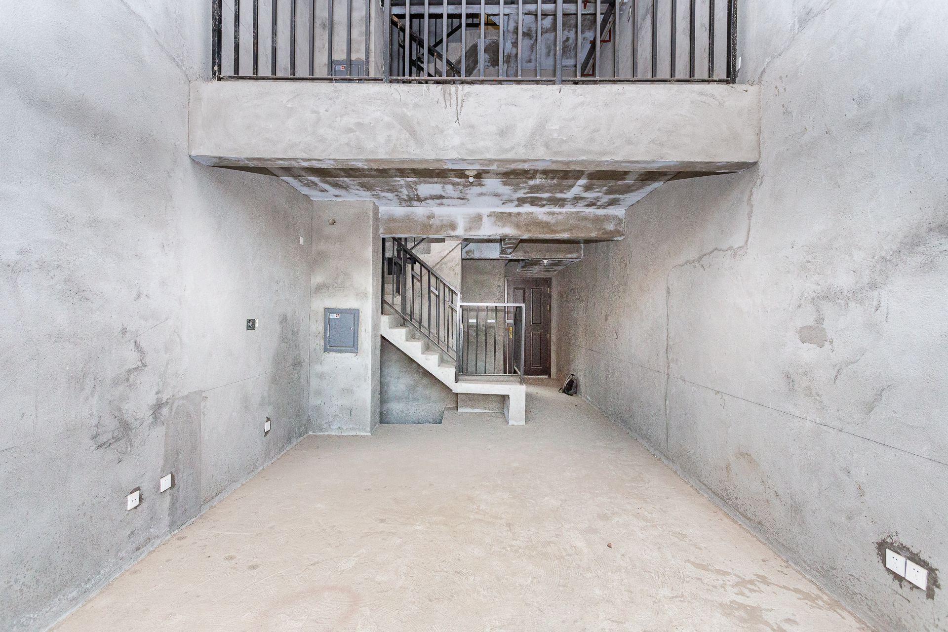 盈峰翠邸 4室2厅3卫 105.0万 盈峰翠邸 4室2厅3卫 105.0万其他