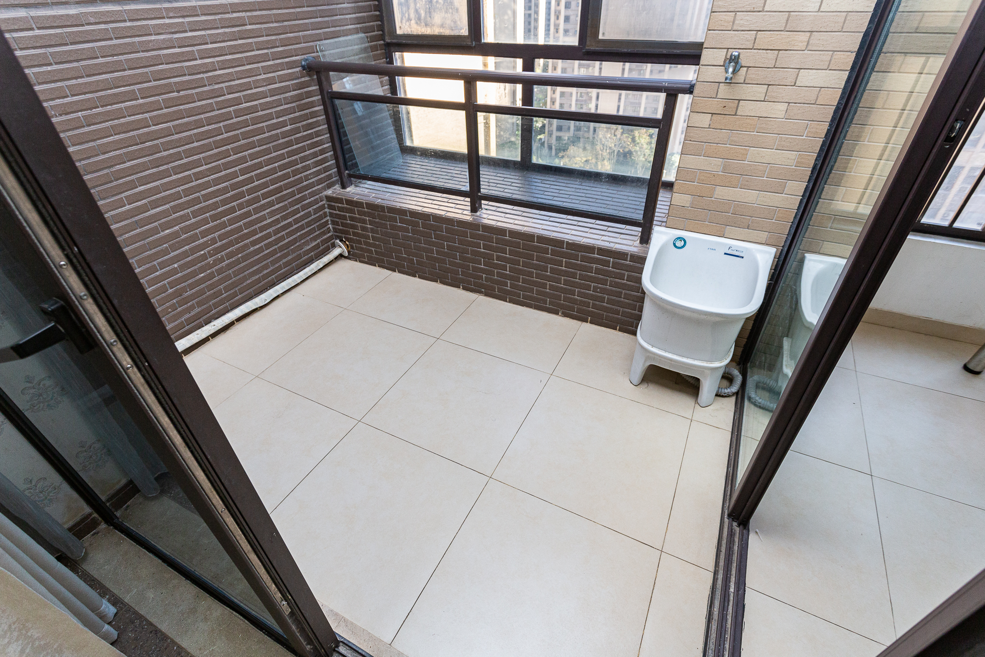 时代倾城一期 2室2厅1卫 81.8万 时代倾城一期 2室2厅1卫 81.8万阳台