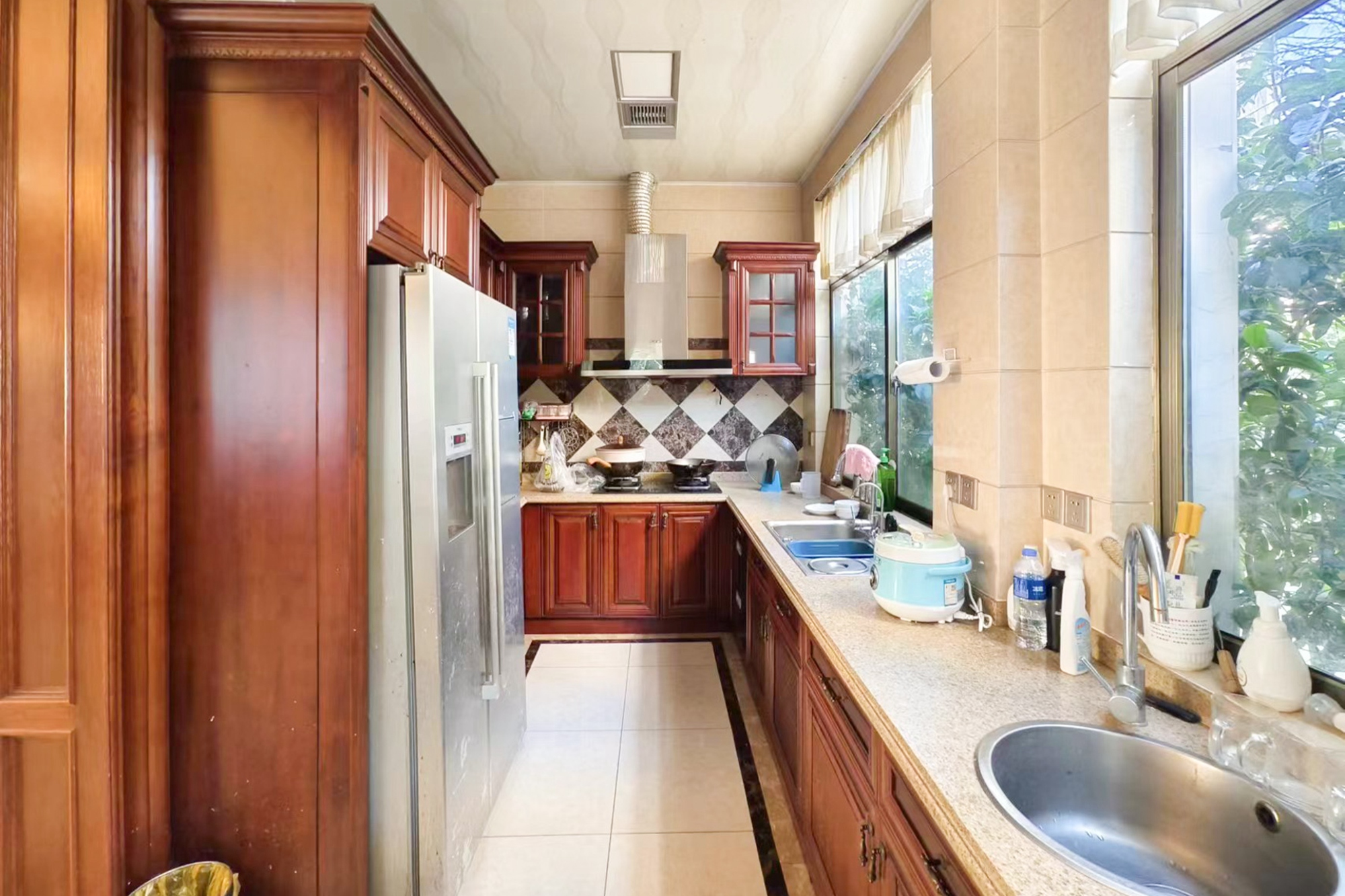 碧桂园威尼斯城  7室3厅6卫    680.0万 碧桂园威尼斯城  7室3厅6卫    680.0万厨房