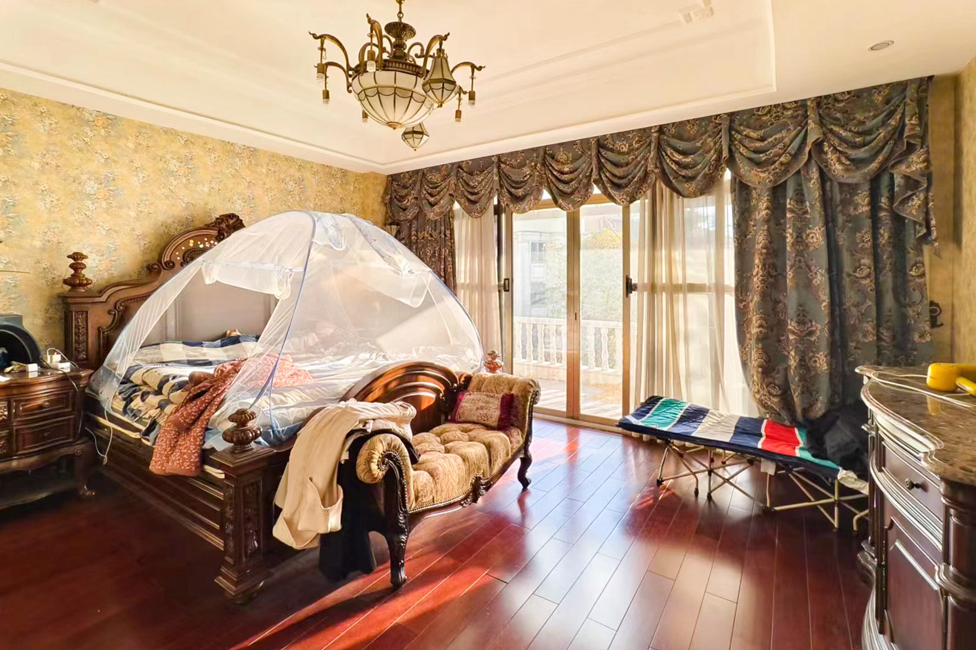 碧桂园威尼斯城  7室3厅6卫    680.0万 碧桂园威尼斯城  7室3厅6卫    680.0万卧室