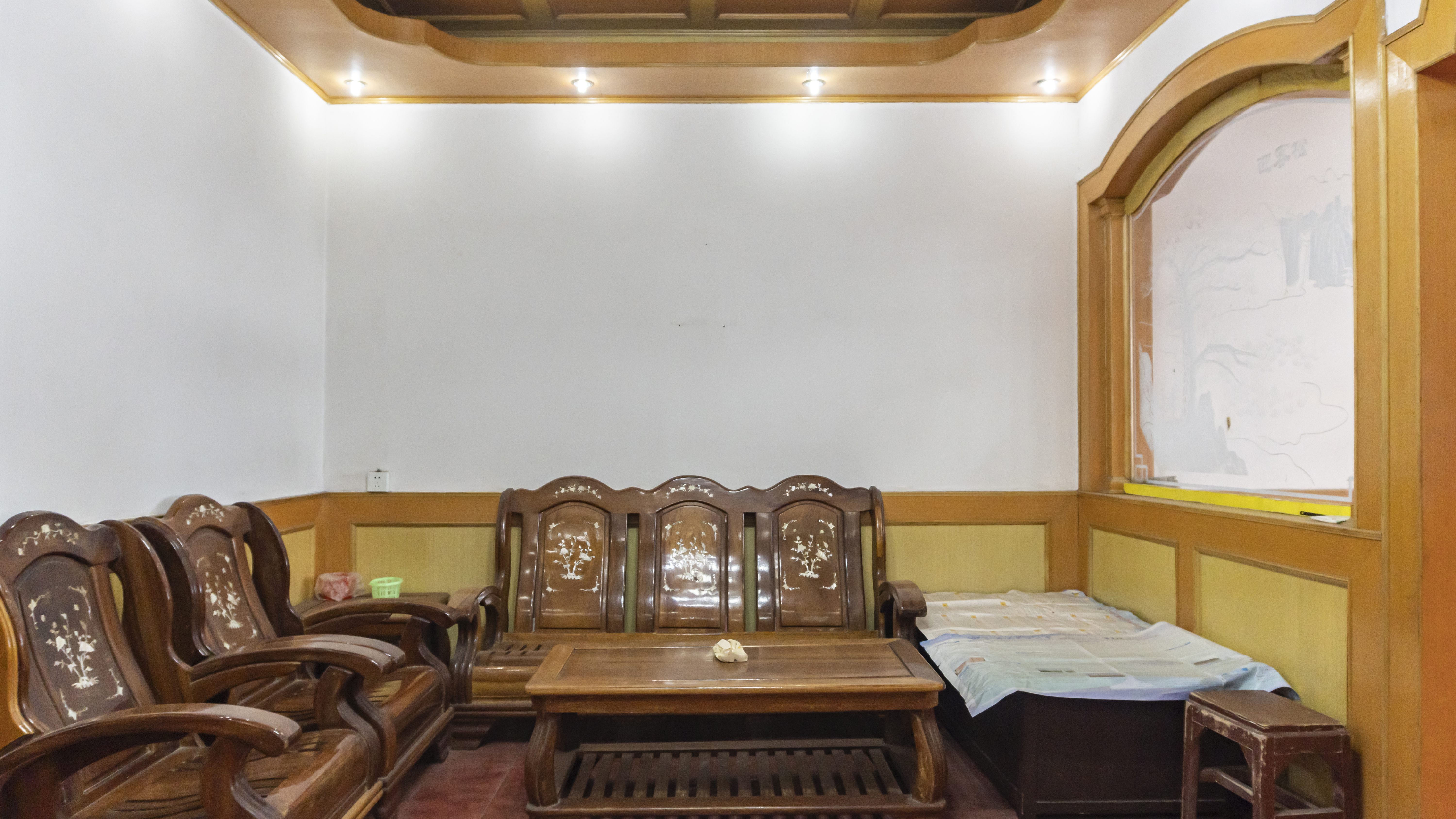 全丰小区 2室2厅1卫 26.8万 全丰小区 2室2厅1卫 26.8万客厅