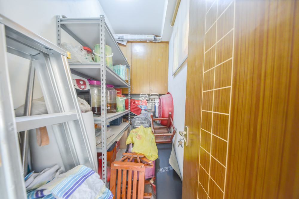 華銀園  4室2廳2衛(wèi)   140.00萬