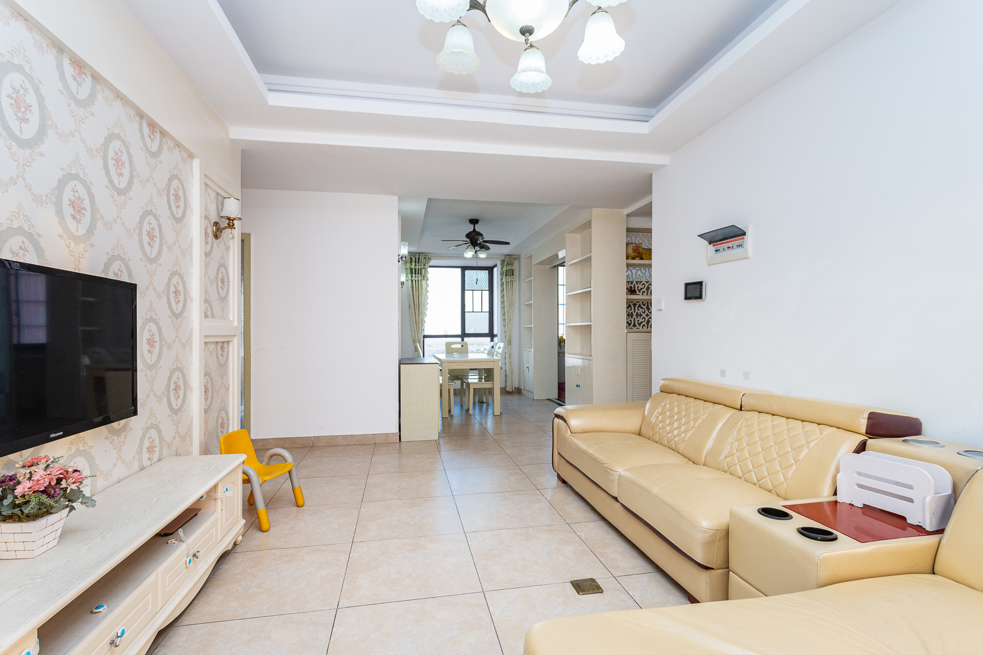 浩龙音乐界 3室2厅1卫 73.8万 浩龙音乐界 3室2厅1卫 73.8万客厅