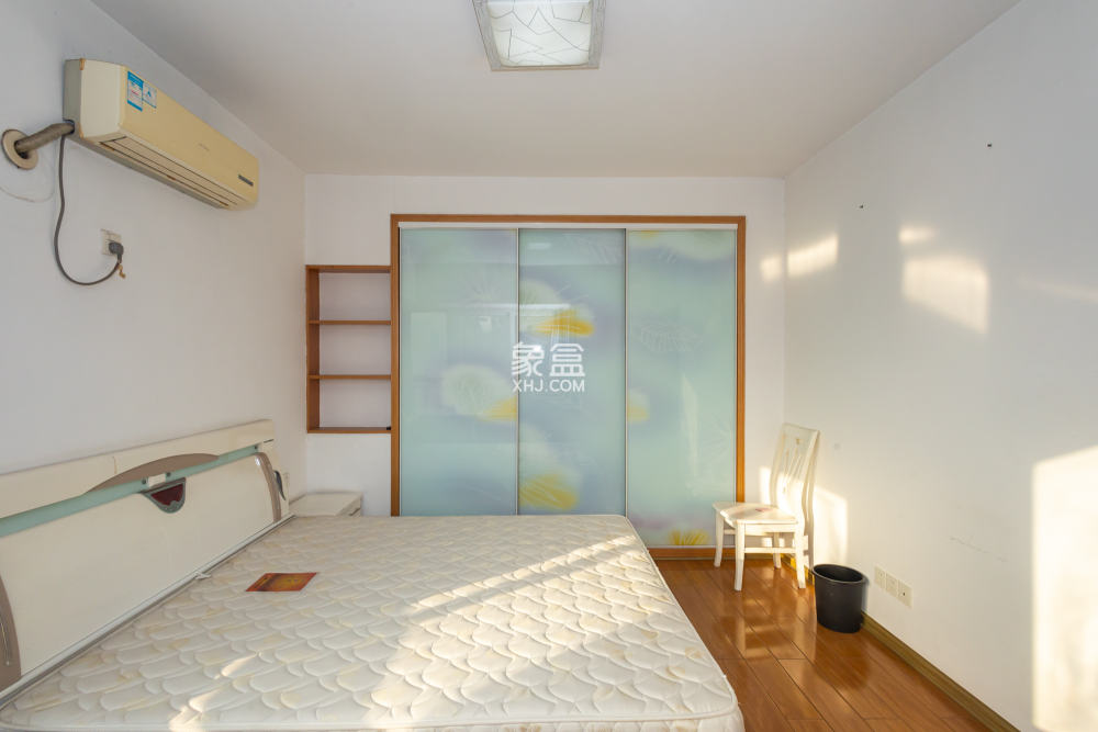 香檳小鎮(zhèn)(香檳花苑）  2室2廳1衛(wèi)   51.00萬(wàn)