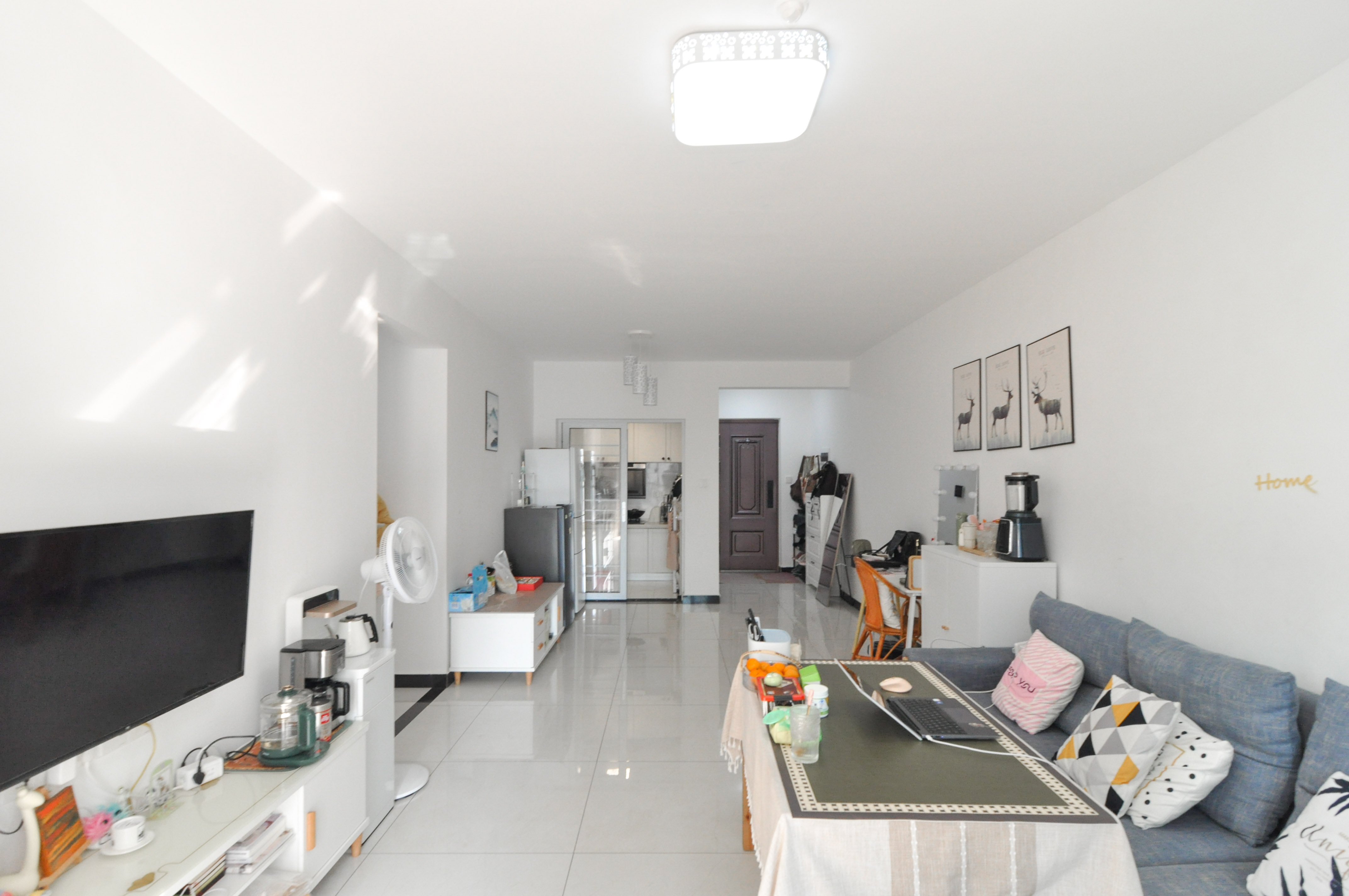 卓越浅水湾  3室2厅2卫    150.0万客厅