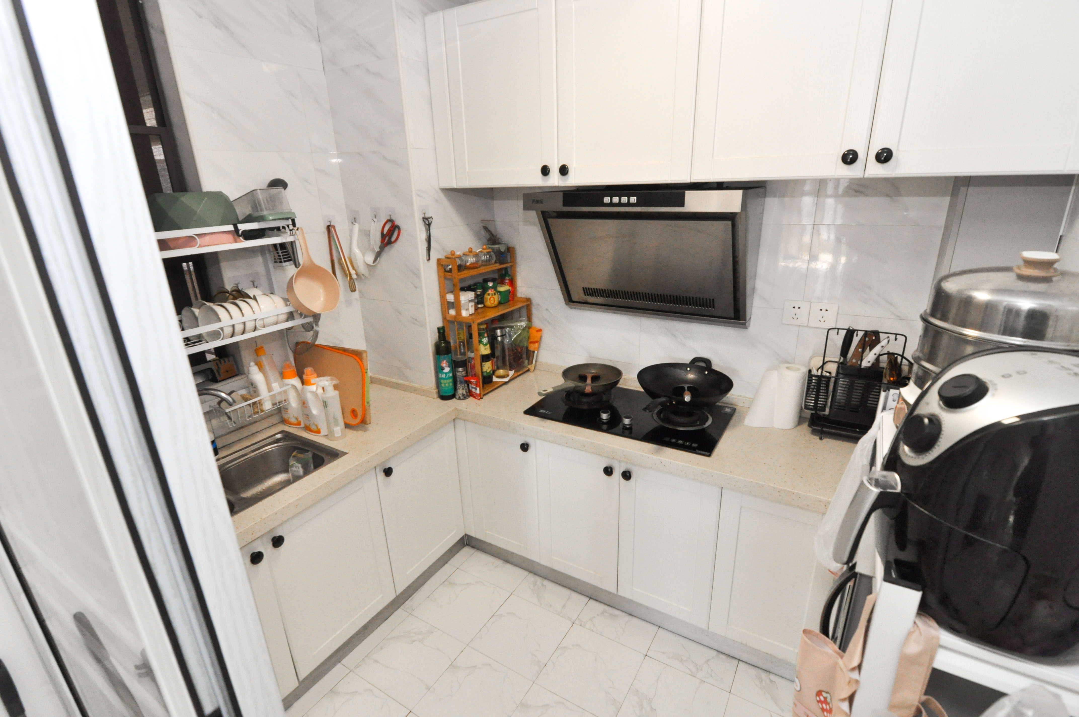 卓越浅水湾  3室2厅2卫    150.0万厨房