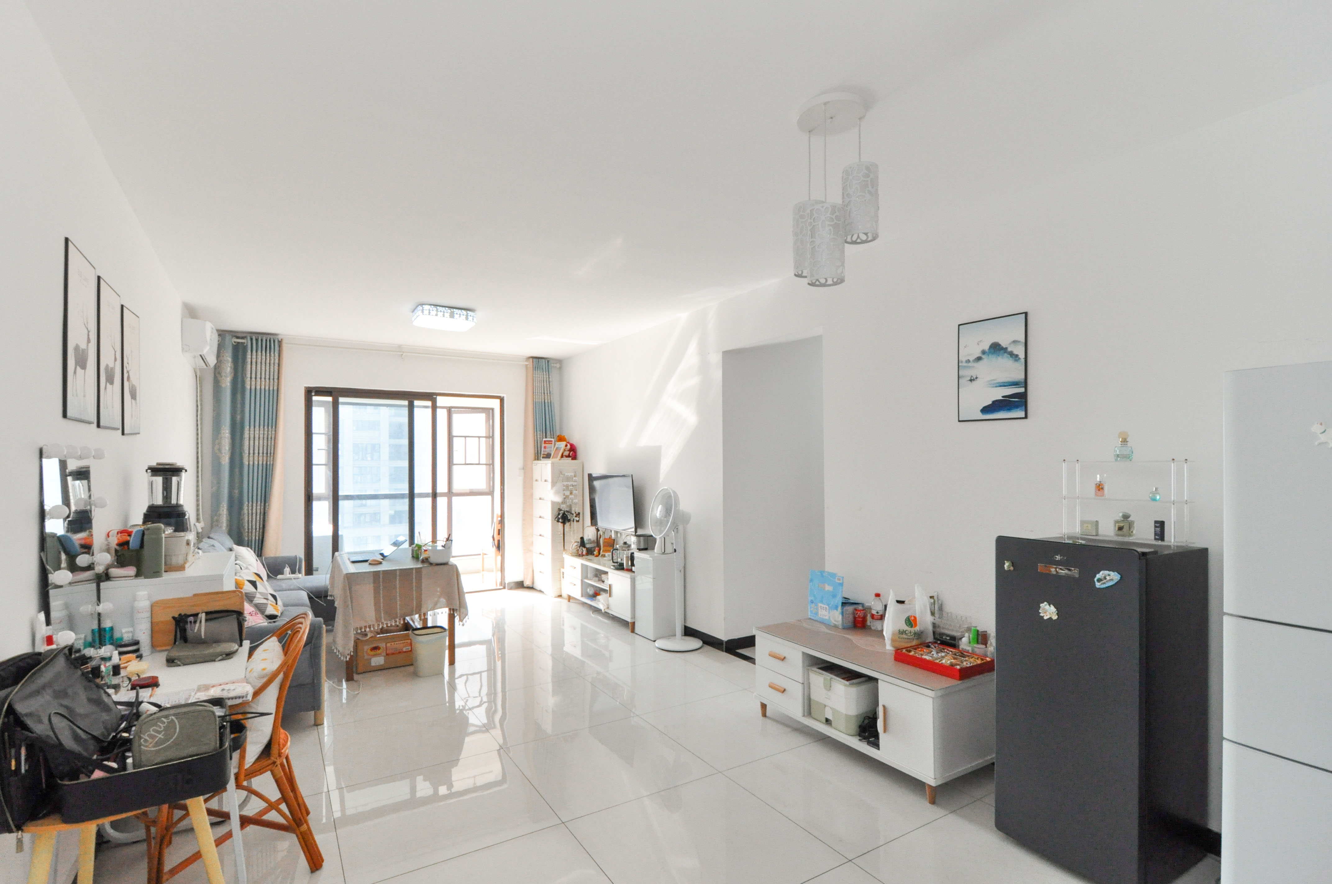 卓越浅水湾  3室2厅2卫    150.0万客厅