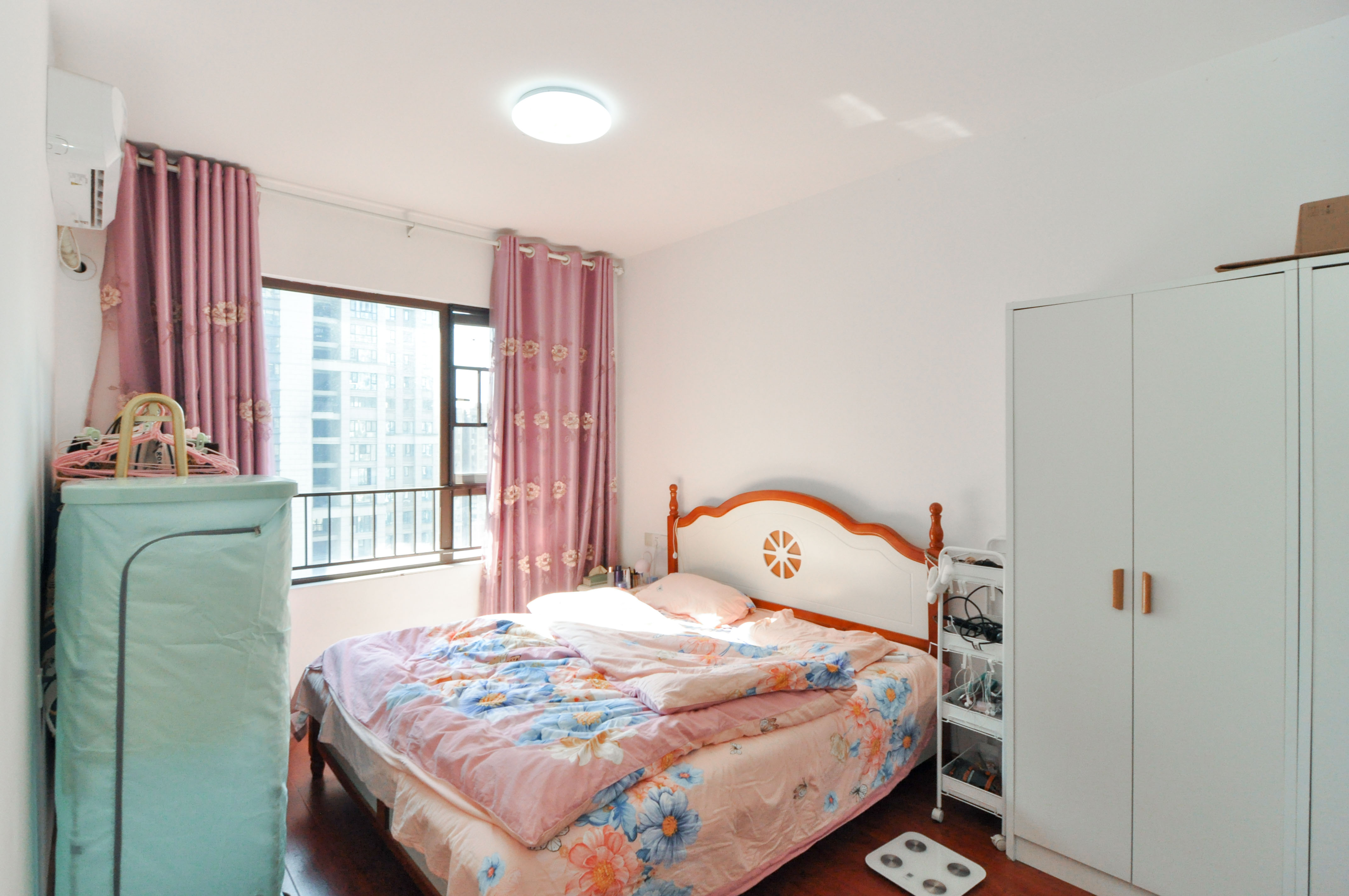 卓越浅水湾  3室2厅2卫    150.0万卧室