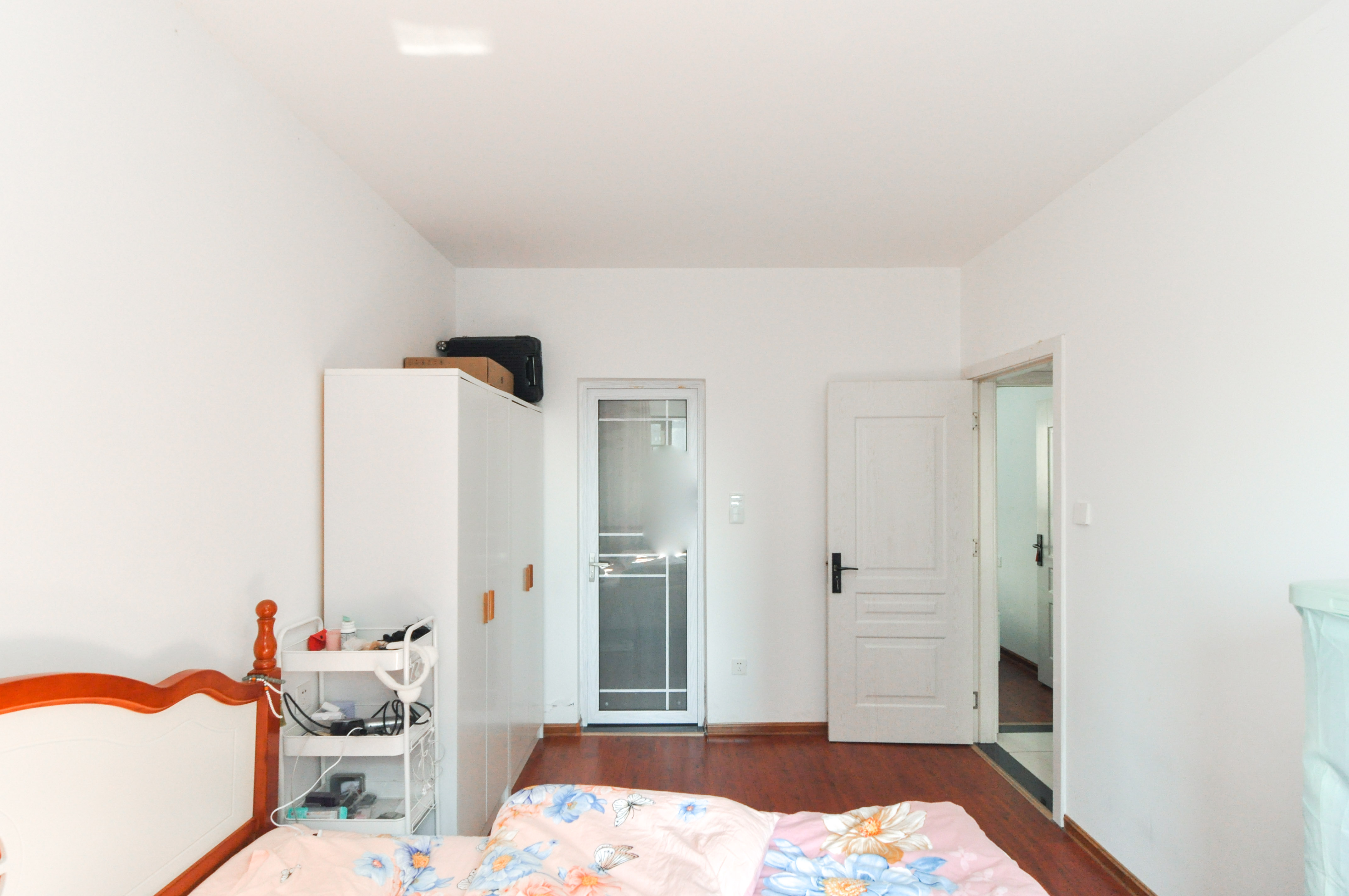 卓越浅水湾  3室2厅2卫    150.0万卧室