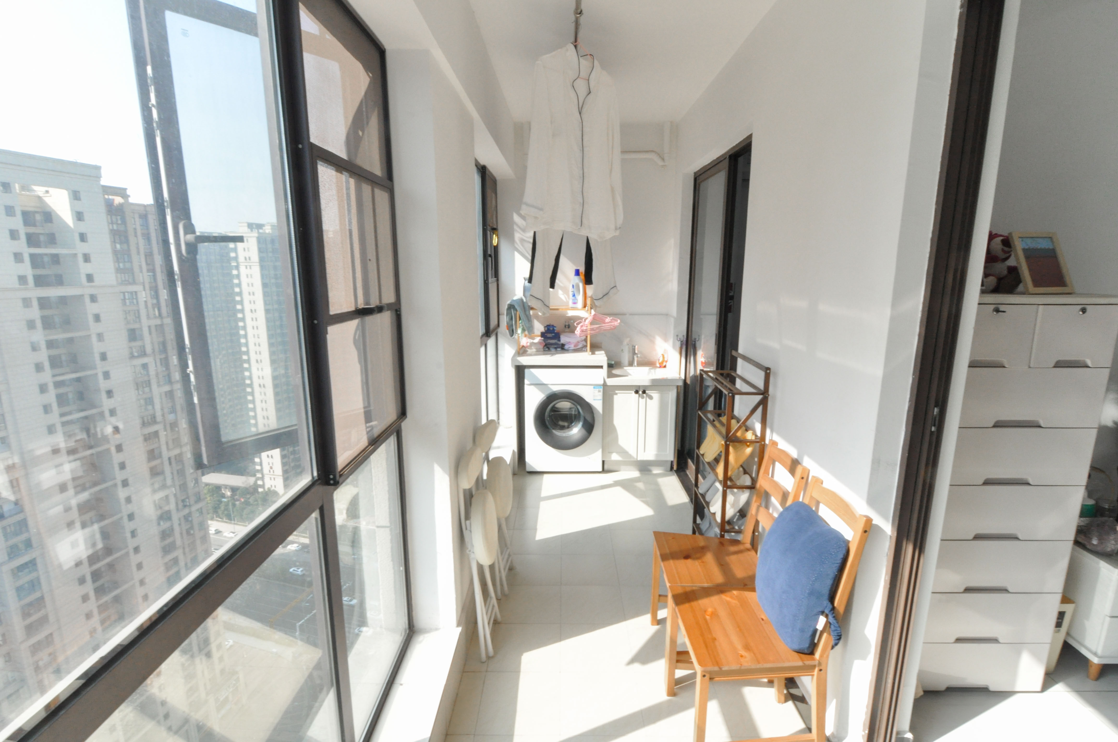 卓越浅水湾  3室2厅2卫    150.0万卧室