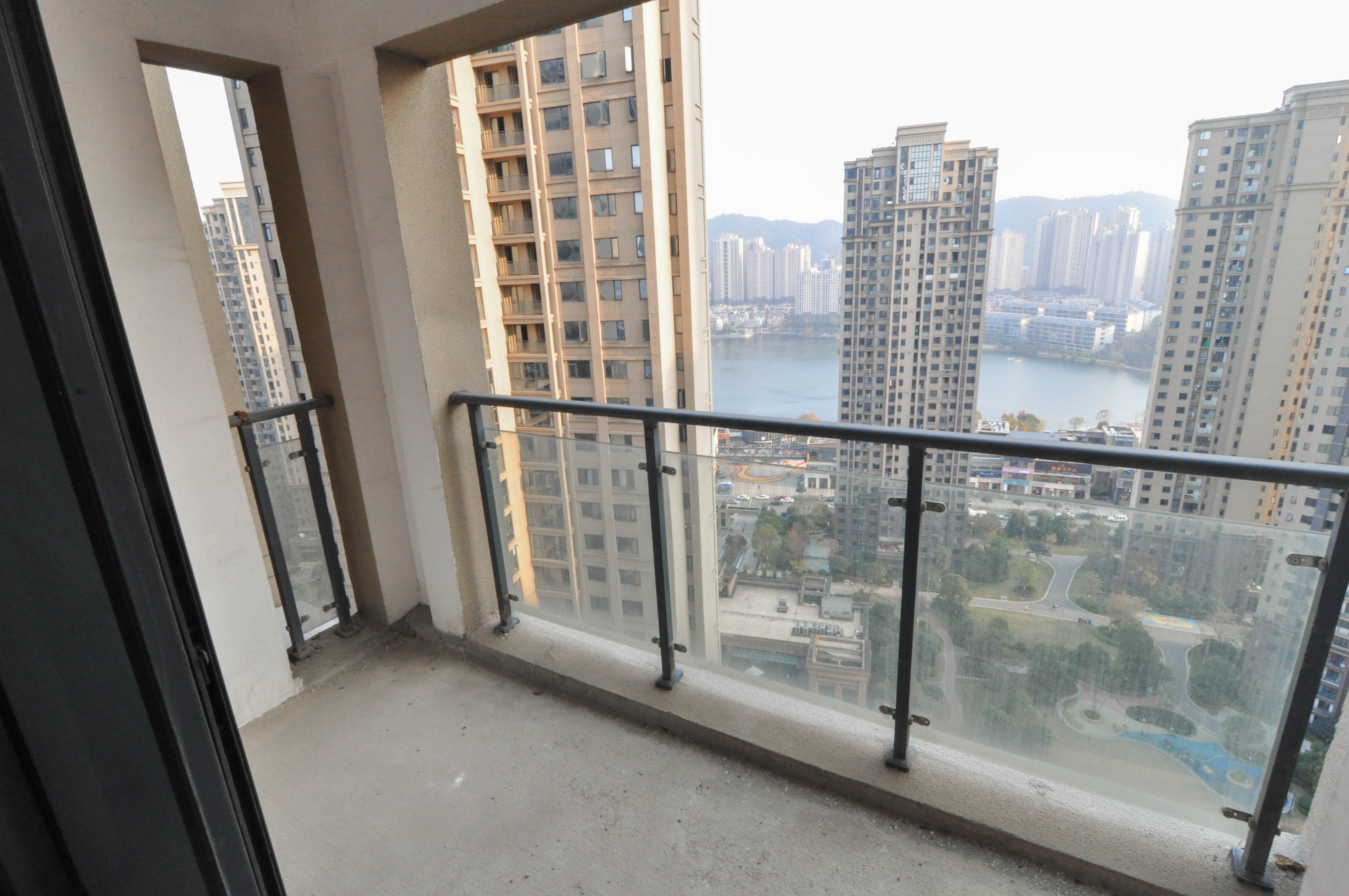 中建梅溪湖中心  3室2厅2卫    153.0万其他