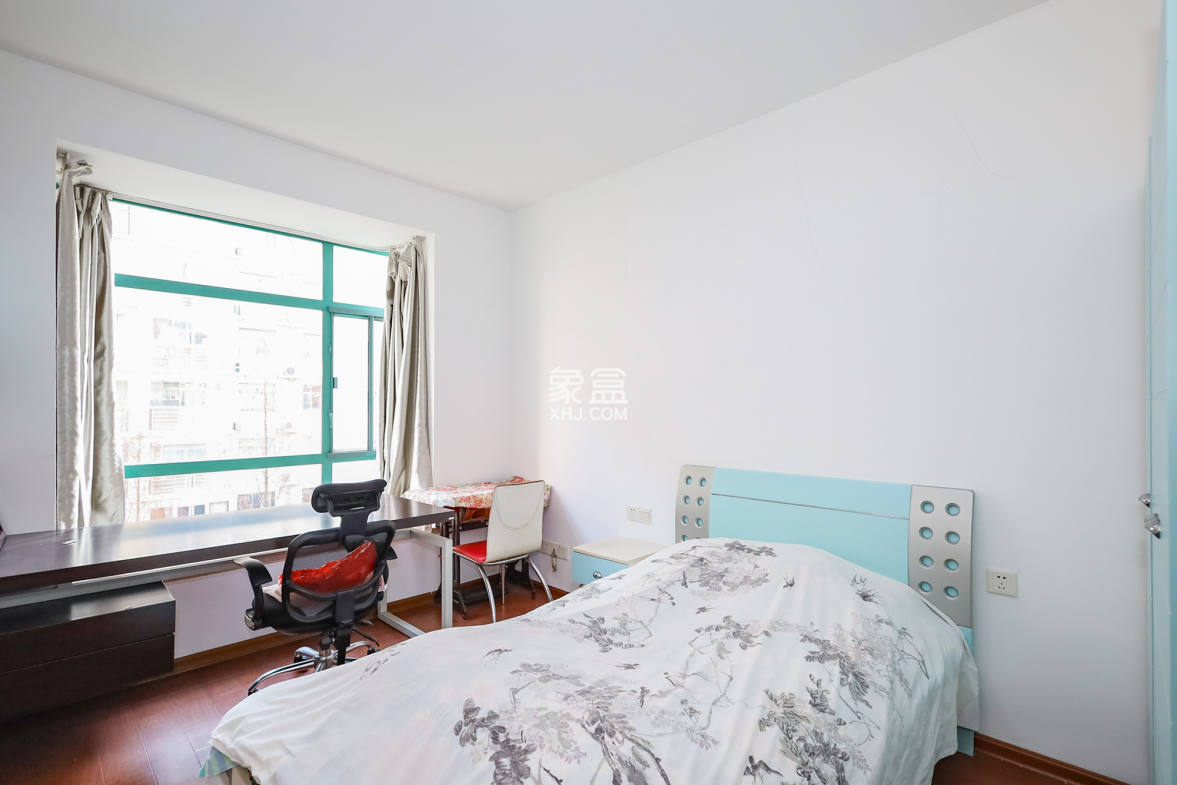 美林景园  4室2厅2卫    108.0万 美林景园  4室2厅2卫    108.0万卧室