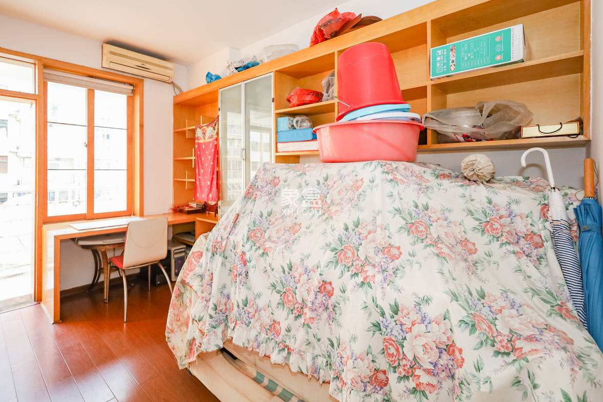 美林景园  4室2厅2卫    108.0万 美林景园  4室2厅2卫    108.0万卧室