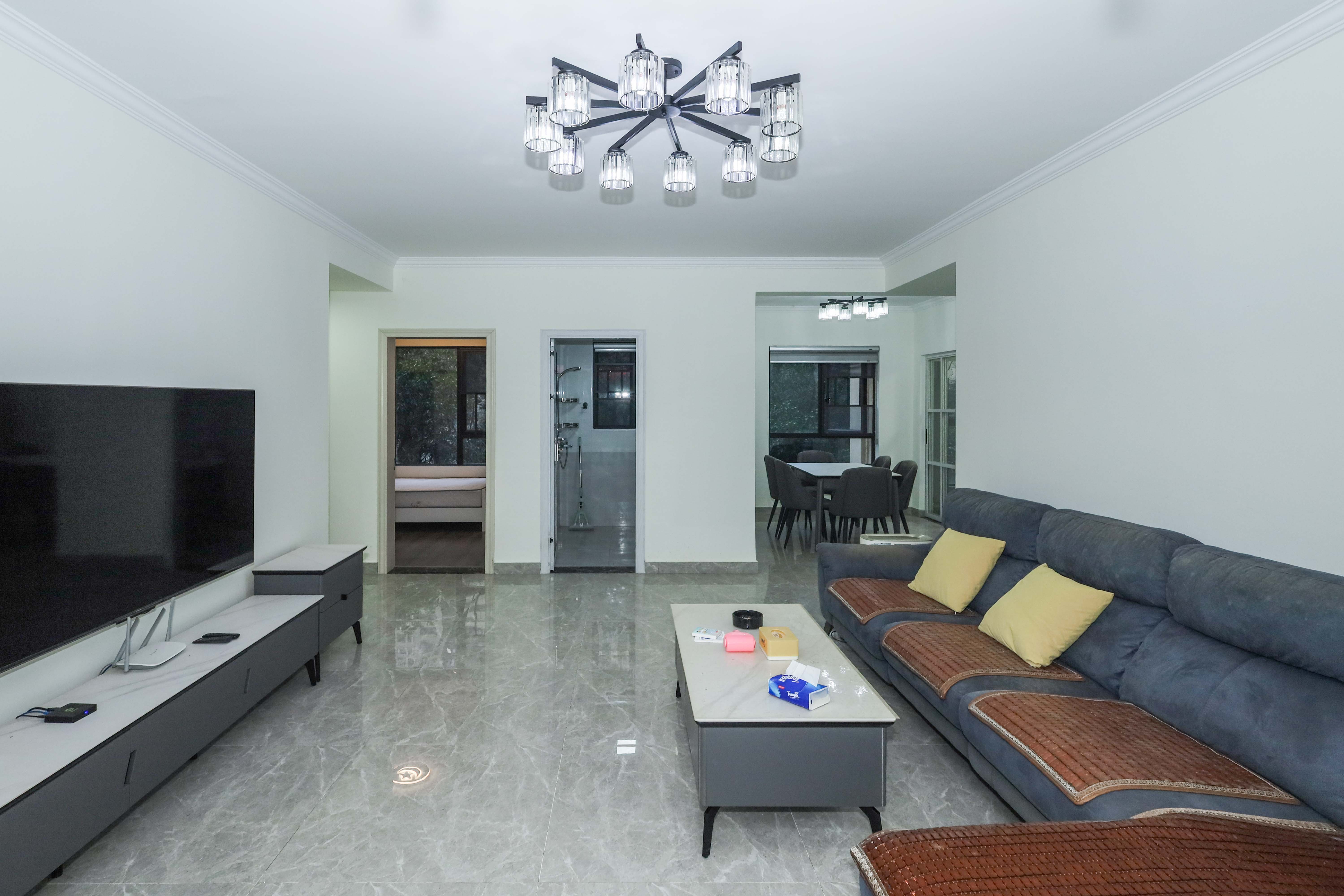 惠天然梅岭国际 3室2厅2卫 120.0万 惠天然梅岭国际 3室2厅2卫 120.0万客厅