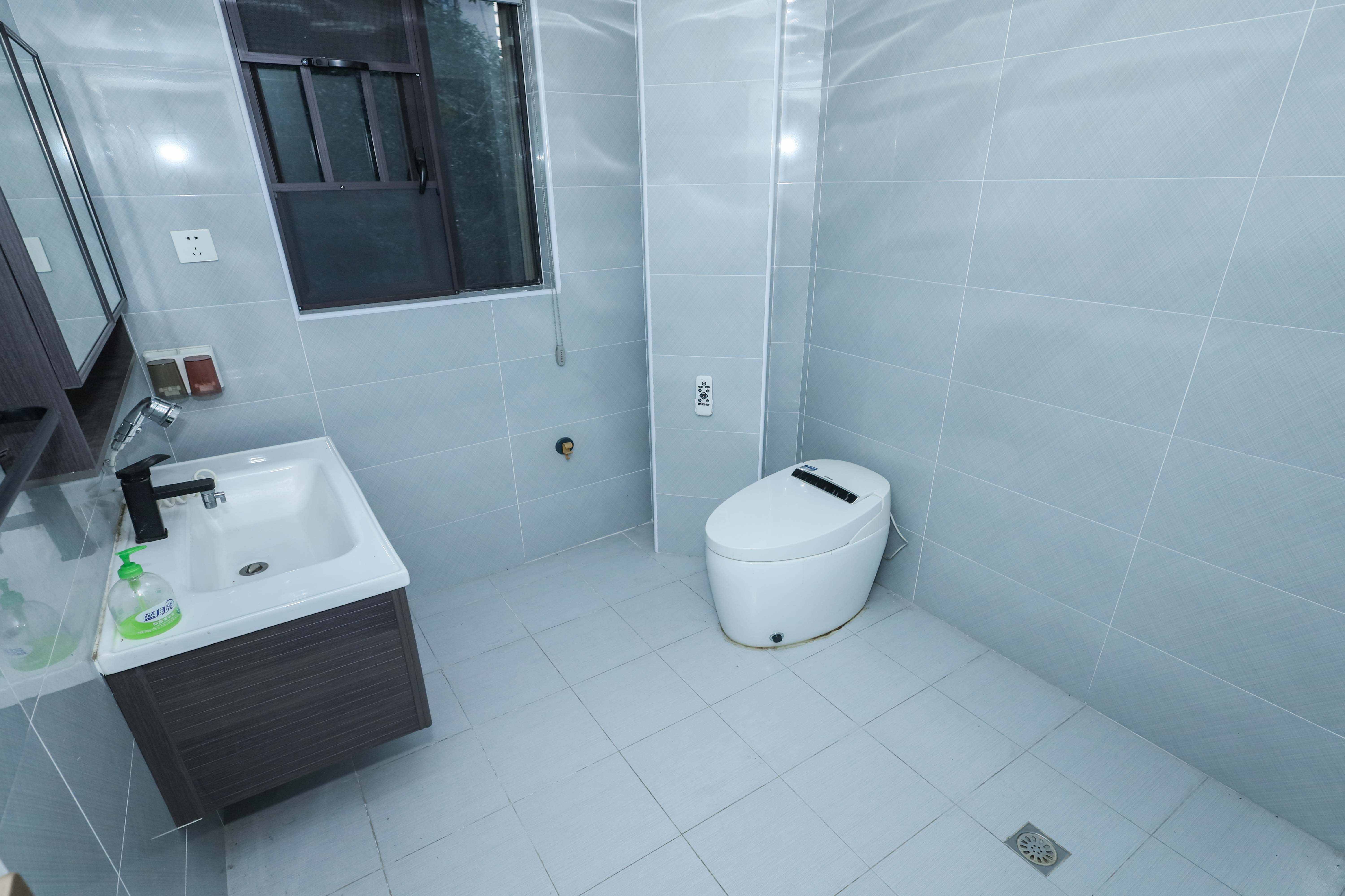 惠天然梅岭国际 3室2厅2卫 120.0万 惠天然梅岭国际 3室2厅2卫 120.0万卫生间